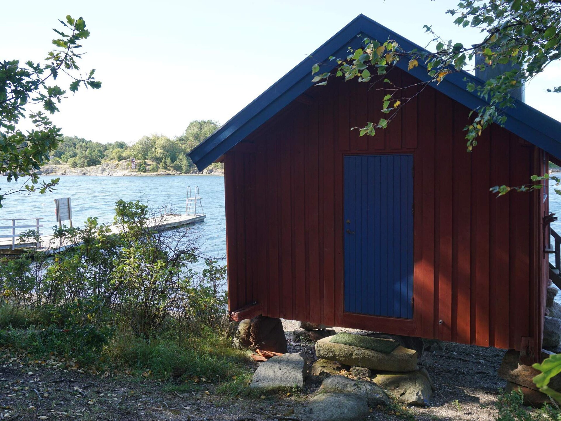 Zonnig vakantiehuis aan de golfbaan op 250m van zee in Strömstad - foto 11