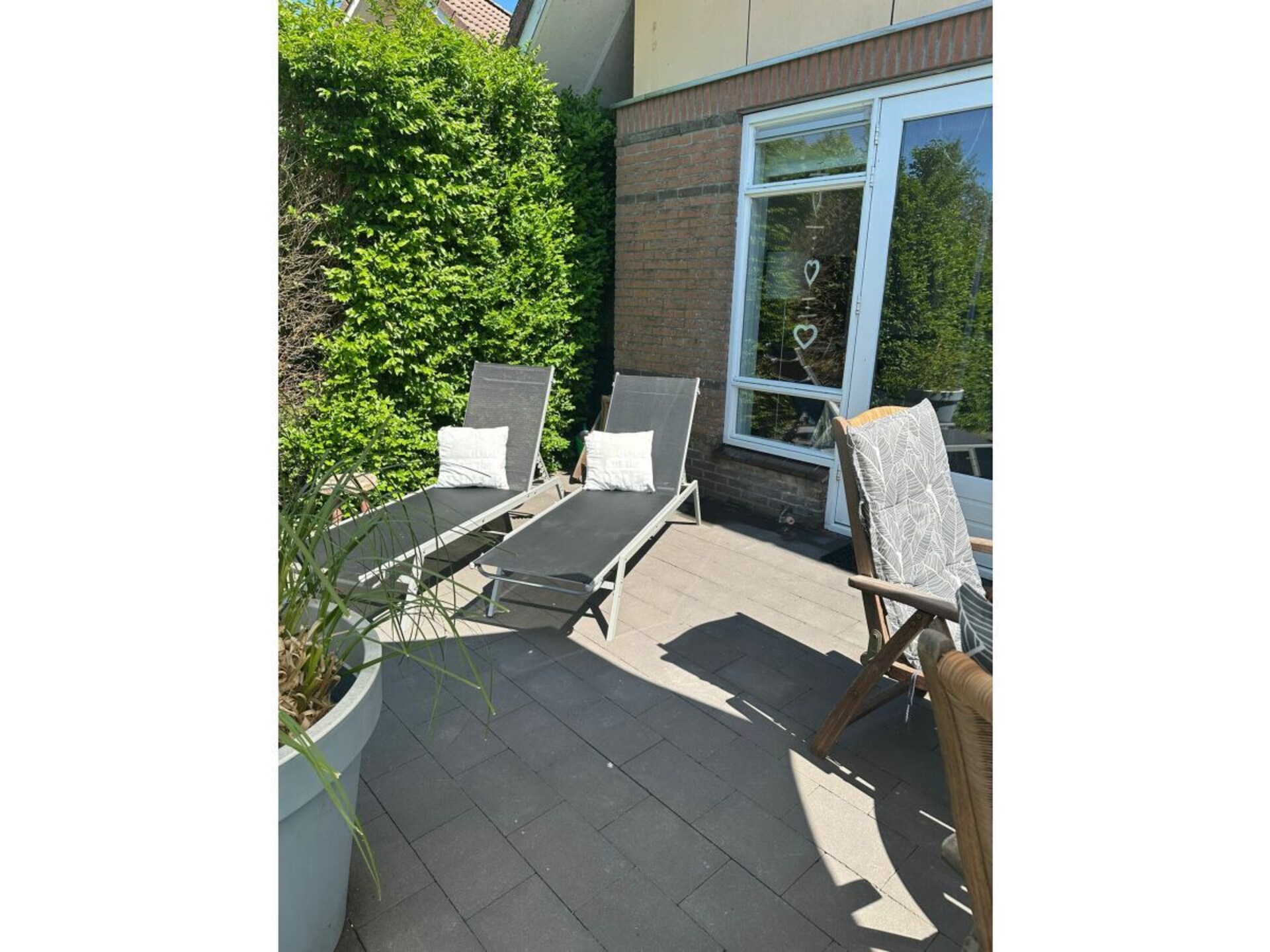 Modern vakantiehuis aan het IJsselmeer met strandtuin en eigen aanlegsteiger - foto 10