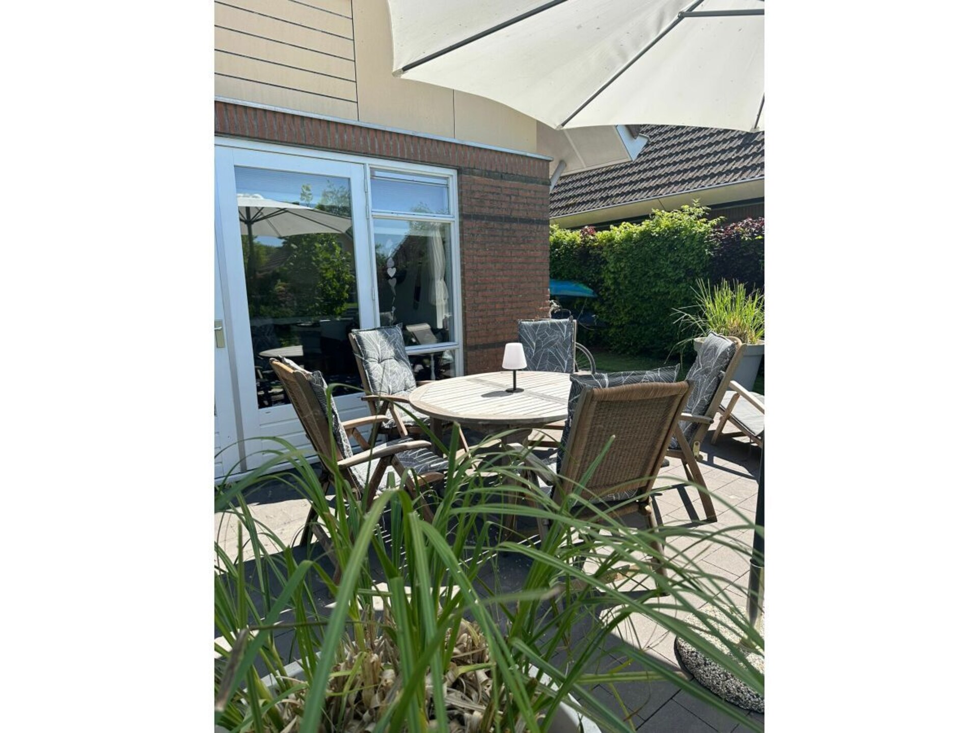 Modern vakantiehuis aan het IJsselmeer met strandtuin en eigen aanlegsteiger - foto 15