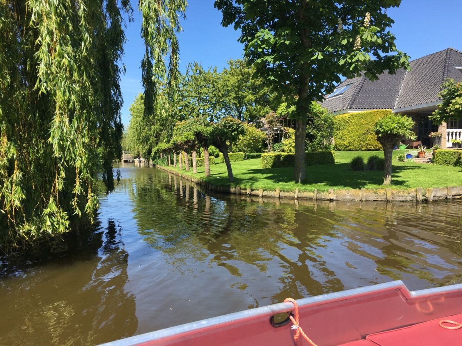 Modern vakantiehuis aan het IJsselmeer met strandtuin en eigen aanlegsteiger - foto 34