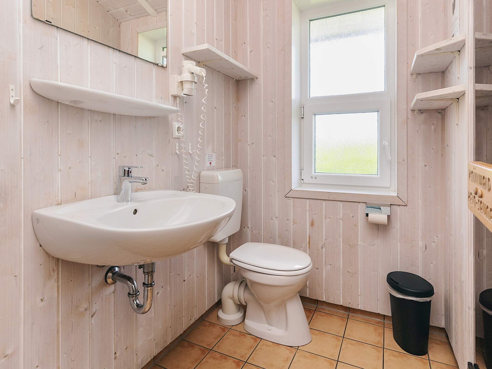 Aan zee: Modern vakantiehuis in Deense stijl in Friedrichskoog - foto 39