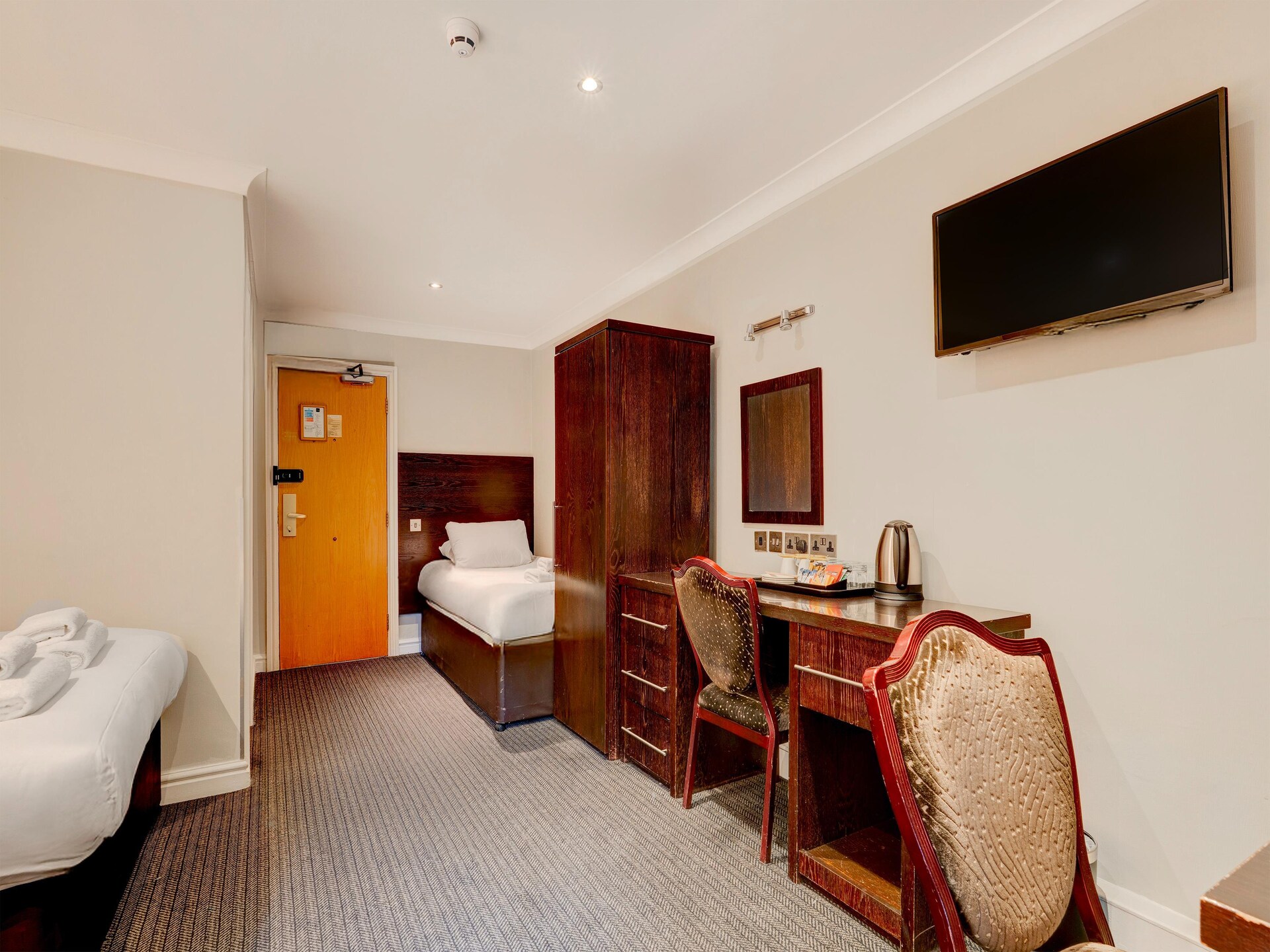 Ruime familiekamer in Liverpool Aigburth Hotel - foto 12