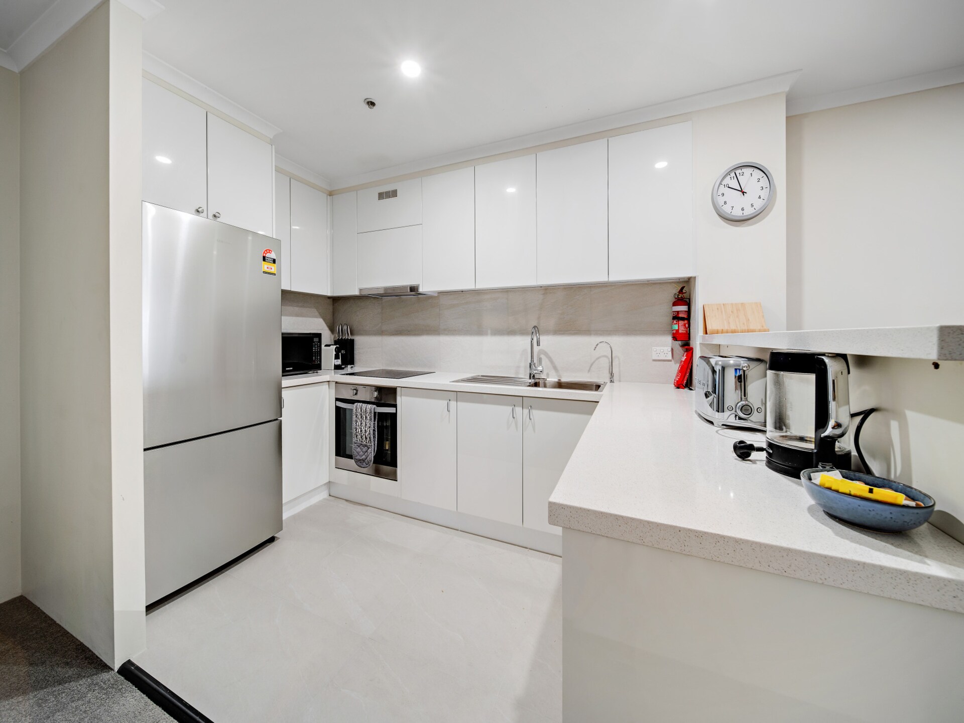 Modern 2-slaapkamer appartement met zwembad & spa in bruisend Braddon - foto 12