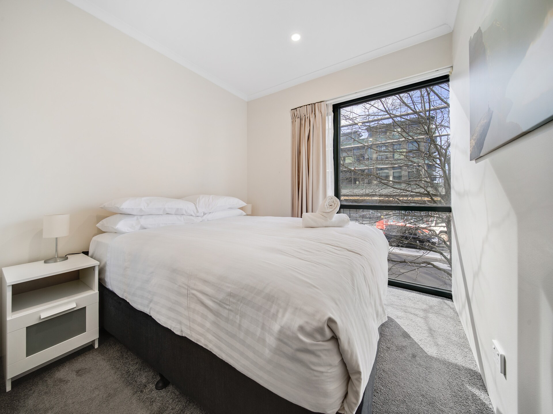 Modern 2-slaapkamer appartement met zwembad & spa in bruisend Braddon - foto 14