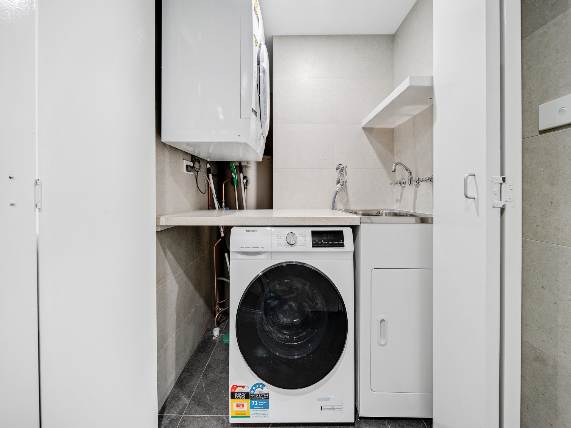 Modern 2-slaapkamer appartement met zwembad & spa in bruisend Braddon - foto 18