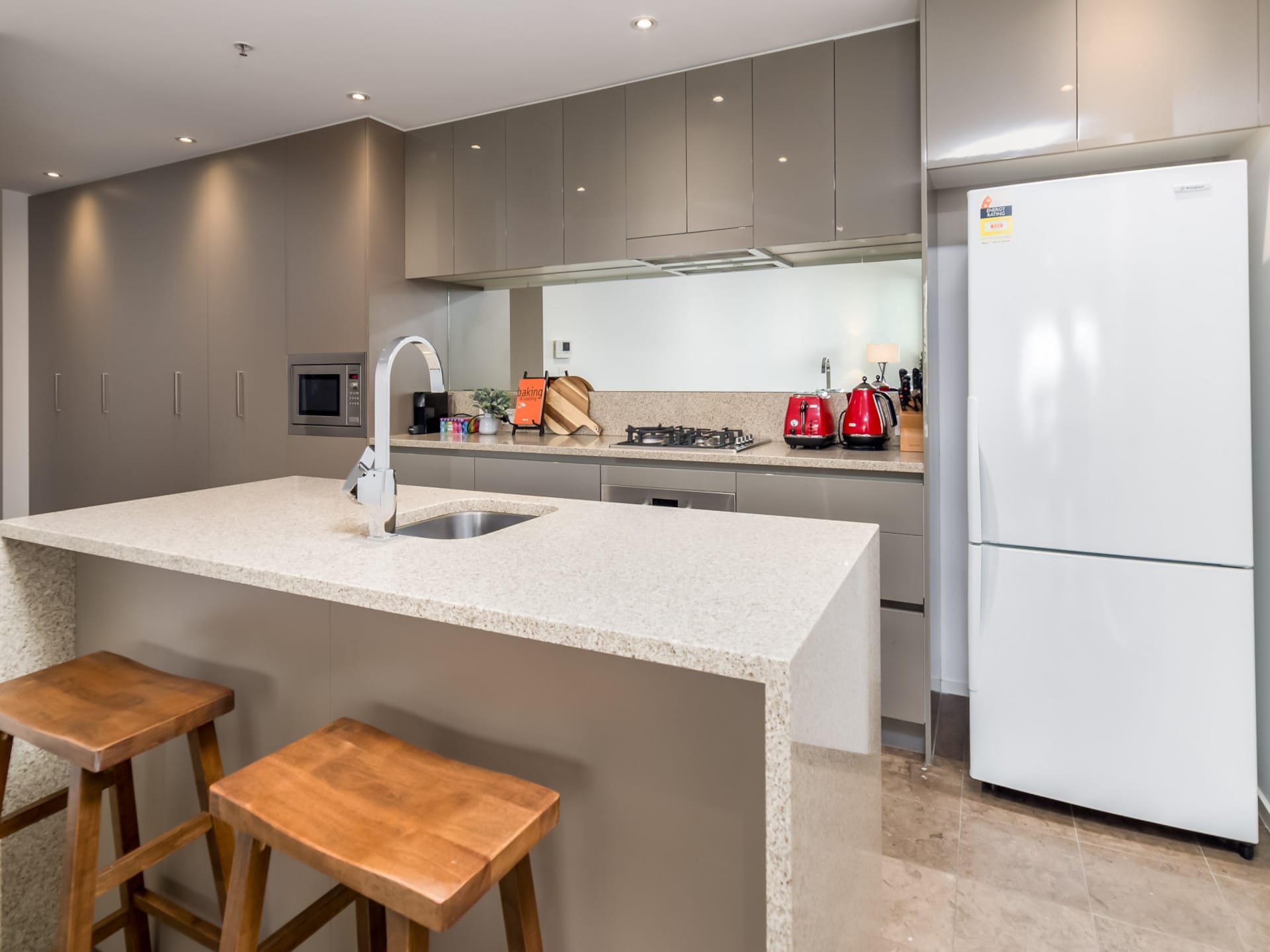 Luxe appartement met panoramisch uitzicht op Mount Ainslie en de stad - foto 10
