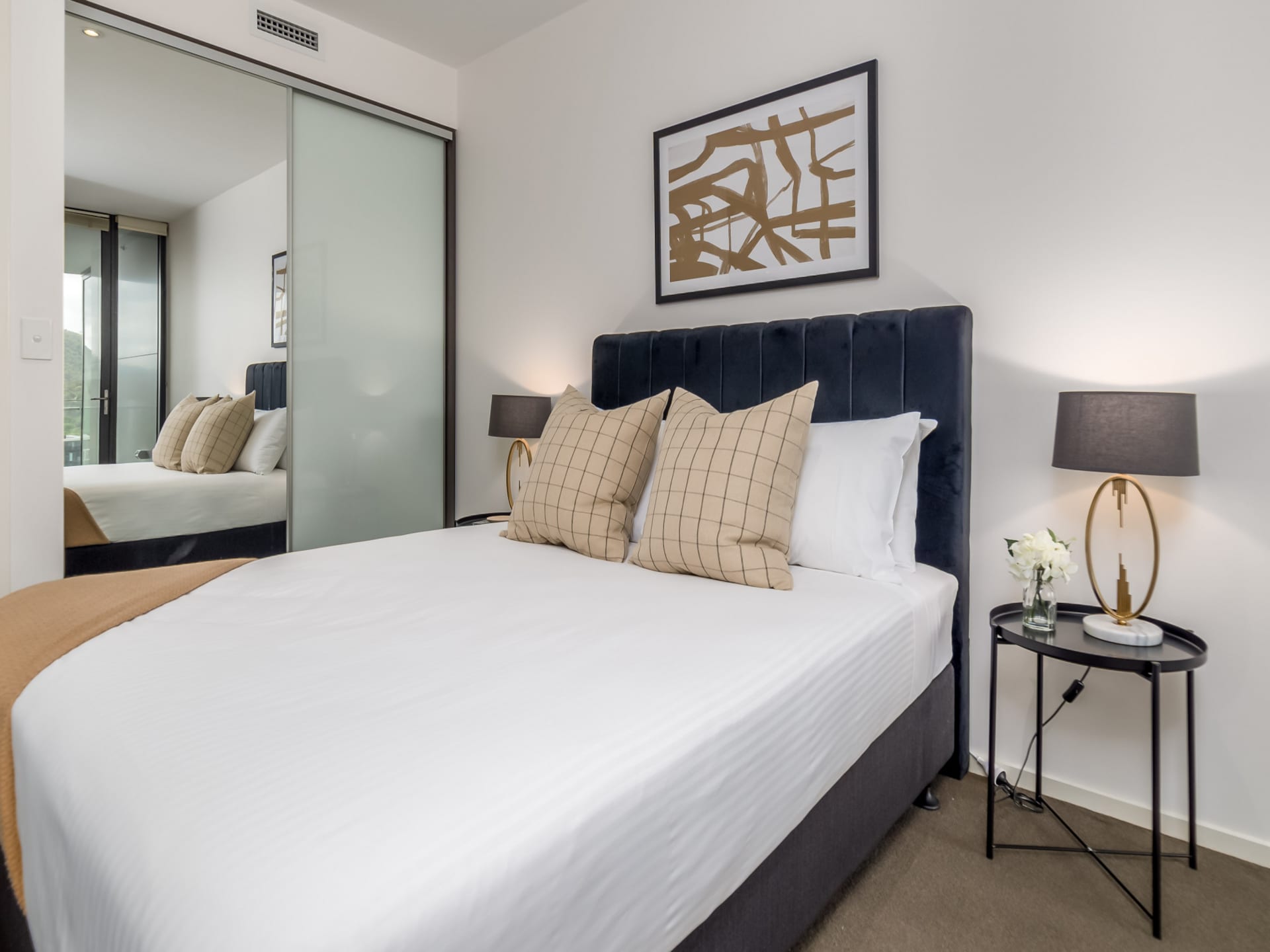 Luxe appartement met panoramisch uitzicht op Mount Ainslie en de stad - foto 12