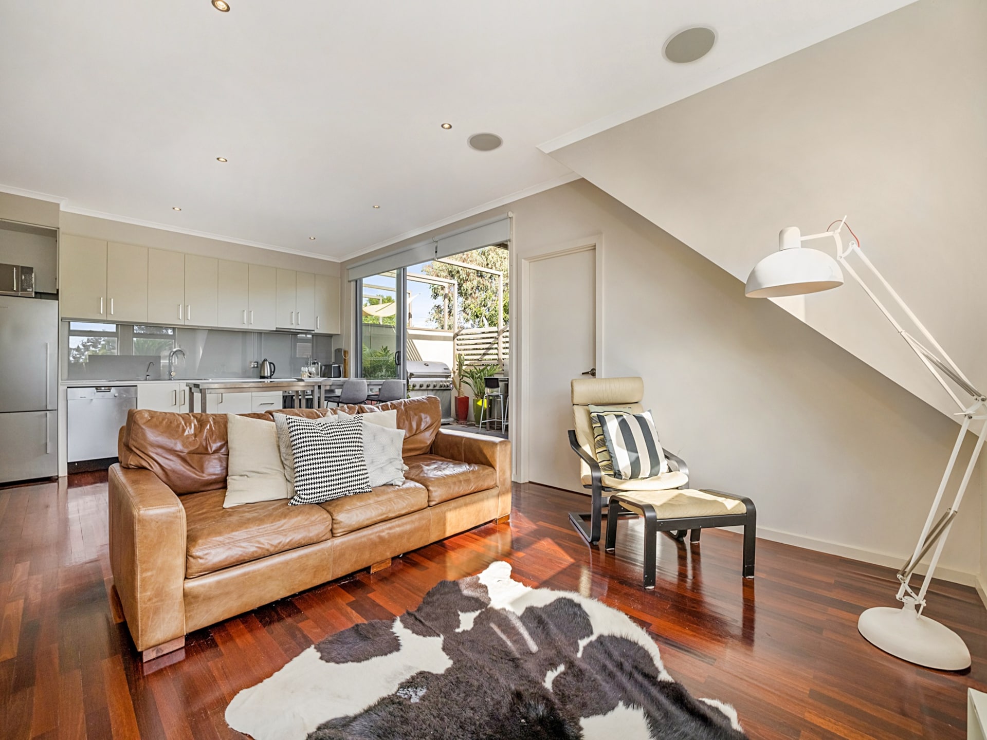 Licht appartement in Northcote met barbecue-terras - foto 3