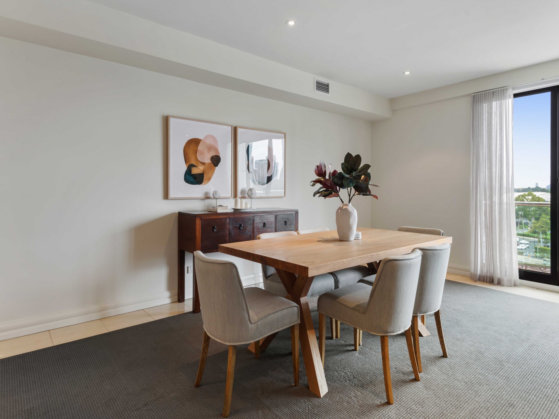 Ruim 3-slaapkamer appartement naast de MCG in East Melbourne - foto 3
