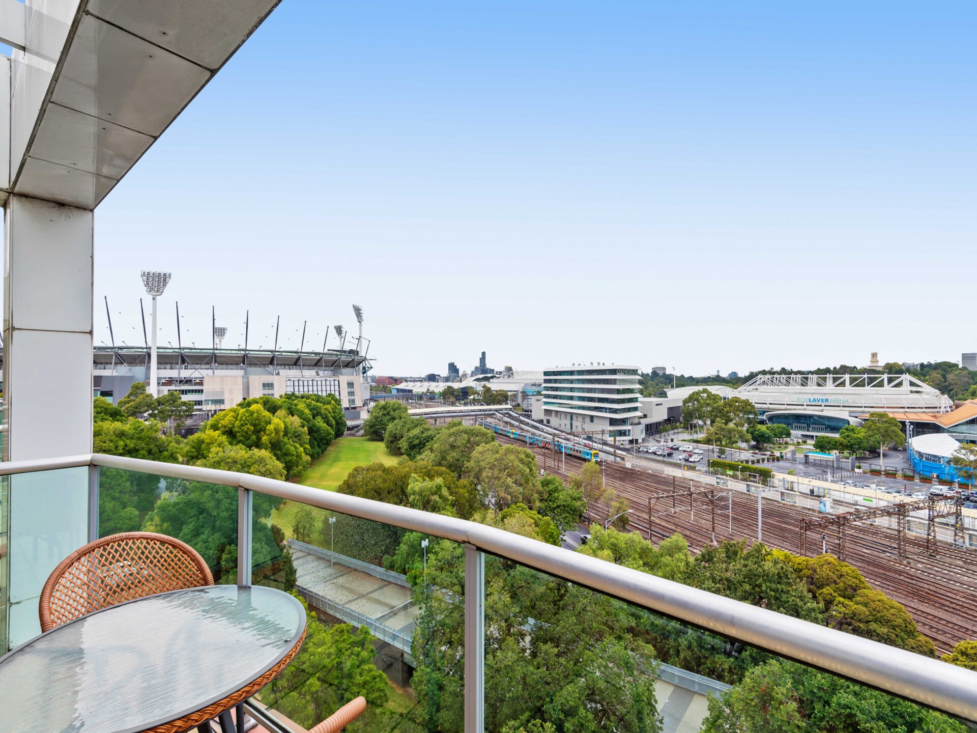 Ruim 3-slaapkamer appartement naast de MCG in East Melbourne - foto 16