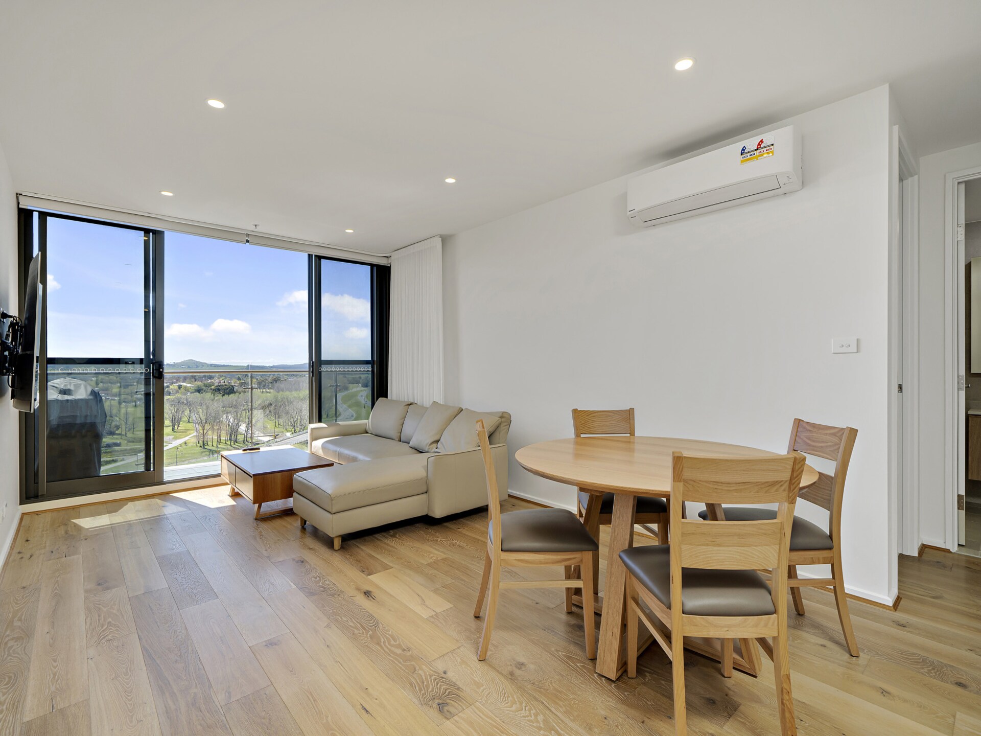 Modern appartement in Phillip met zwembad en fitness - foto 8