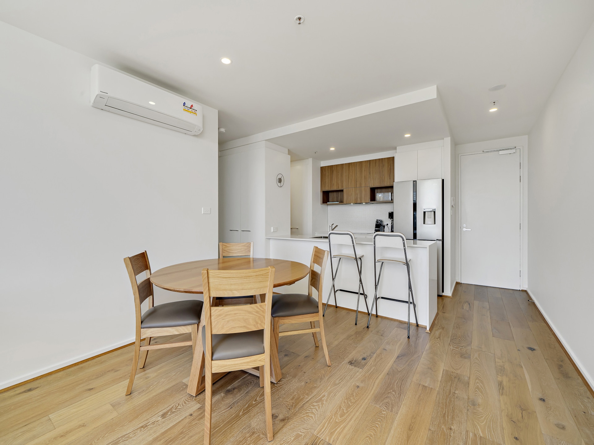 Modern appartement in Phillip met zwembad en fitness - foto 10