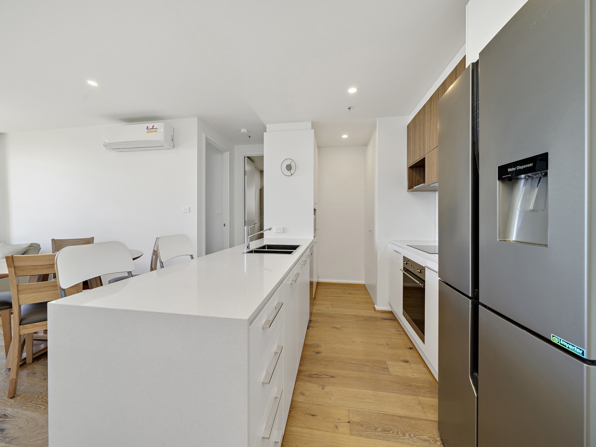 Modern appartement in Phillip met zwembad en fitness - foto 12