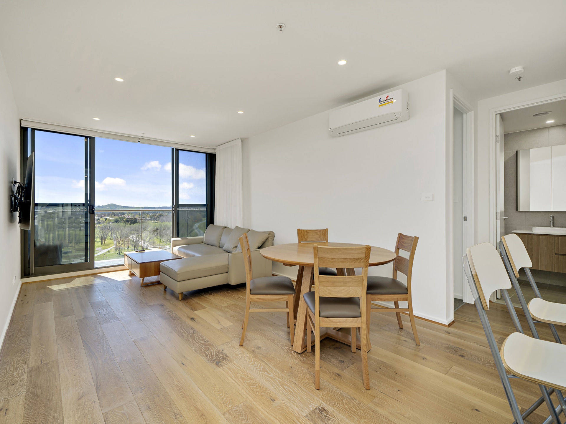 Modern appartement in Phillip met zwembad en fitness - foto 17