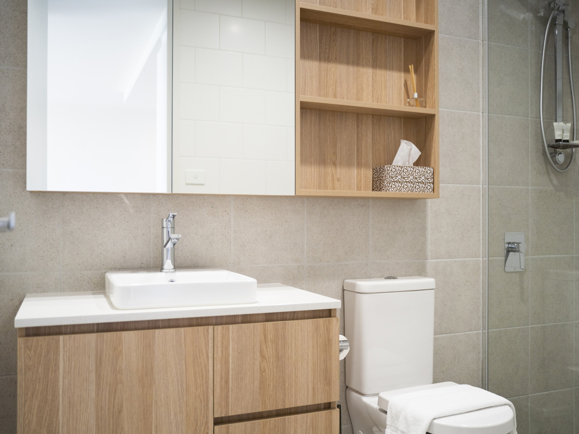 Modern appartement in Phillip met zwembad en fitness - foto 19