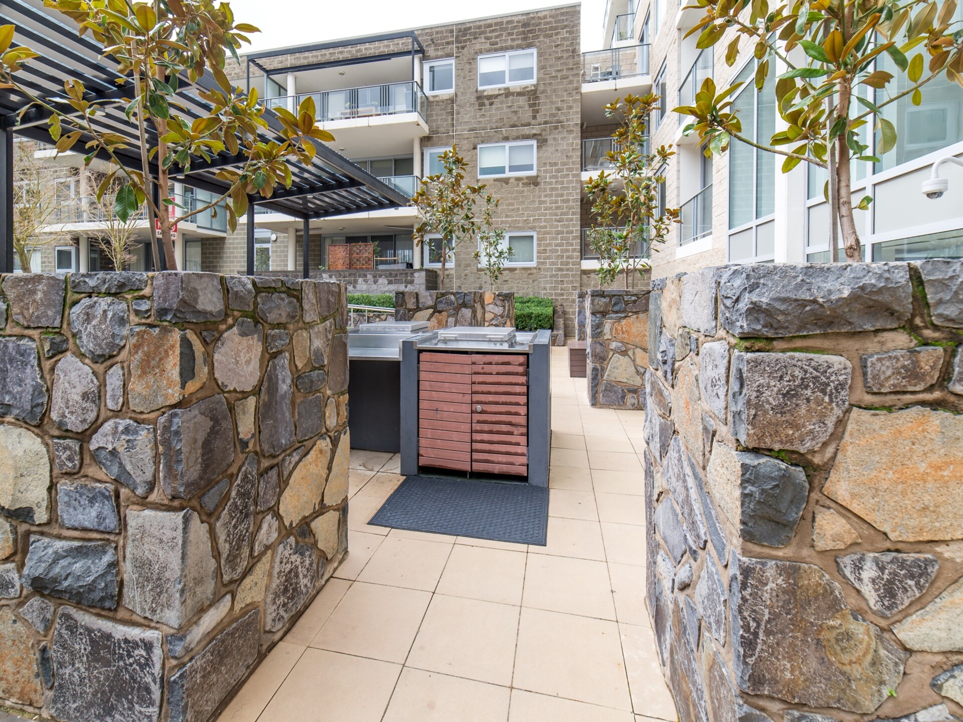 Modern appartement in Canberra met zwembad en parkeergelegenheid - foto 11