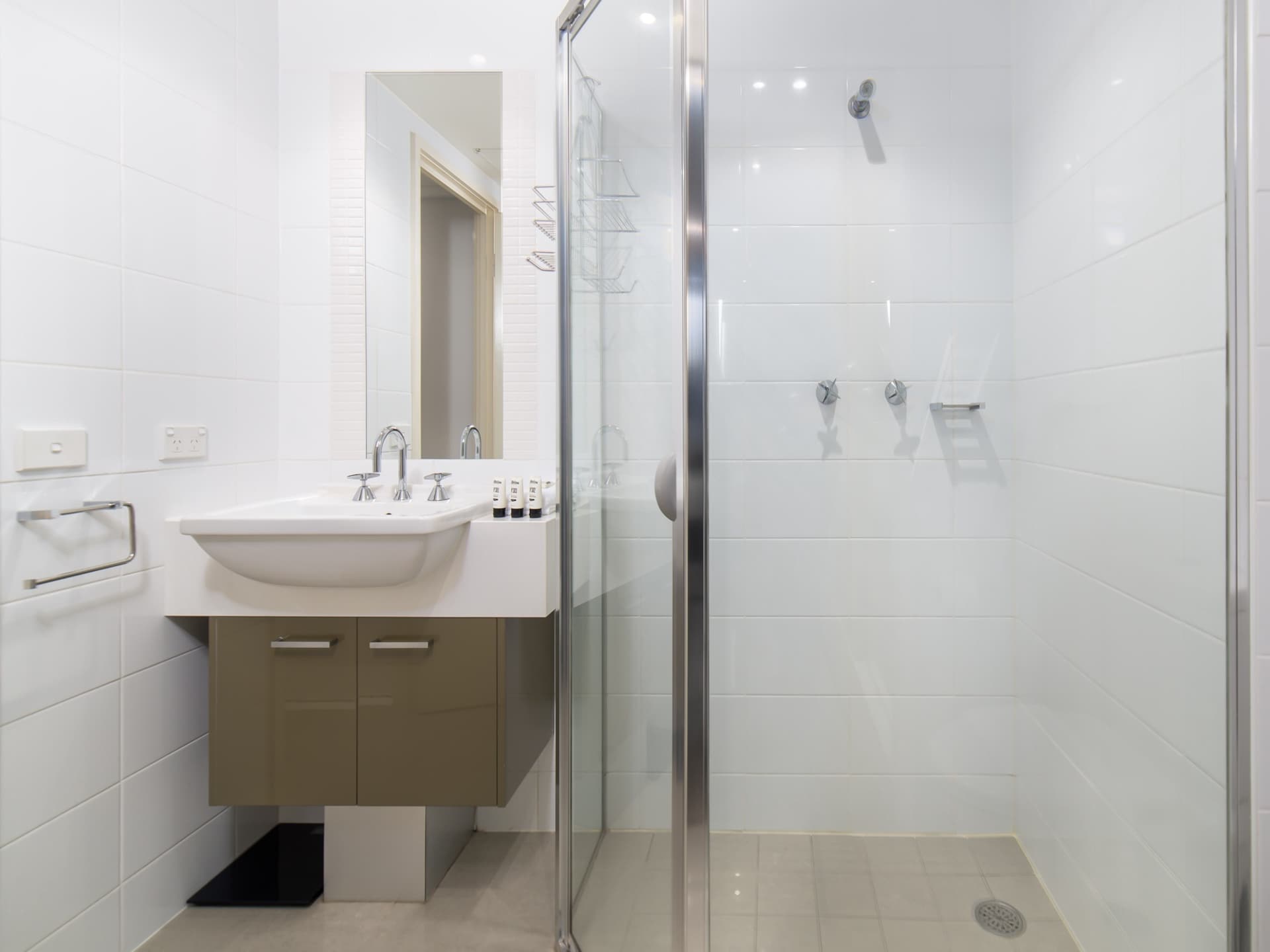 Modern appartement in Canberra met zwembad en parkeergelegenheid - foto 8