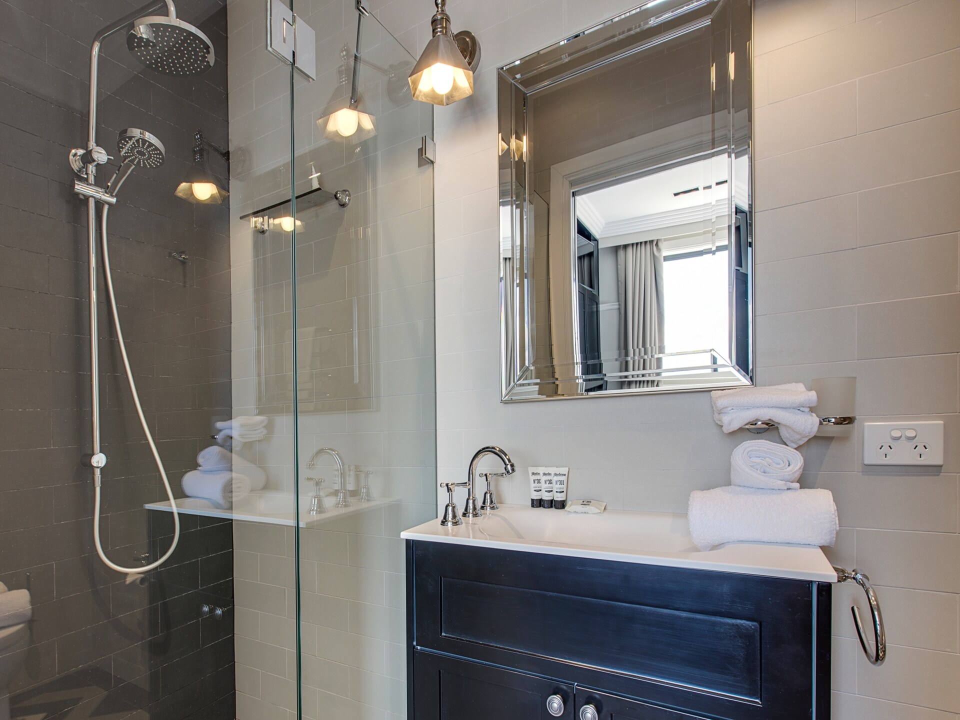 Lichtrijk 2-slaapkamer appartement in het hart van Katoomba - foto 13