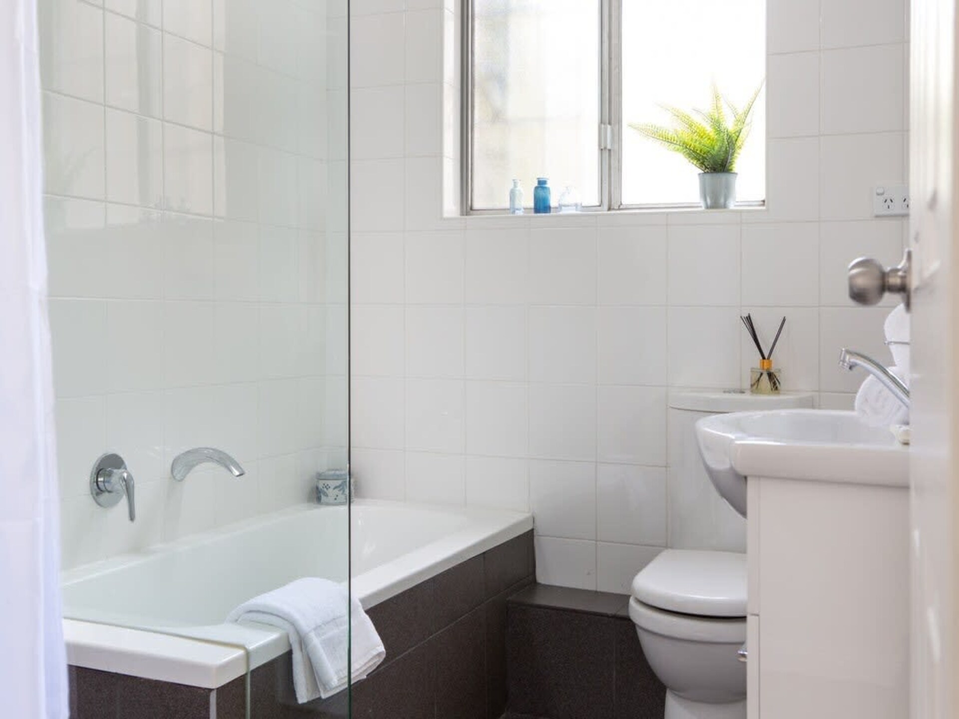 Licht en ruim appartement in het groene Lane Cove - foto 13