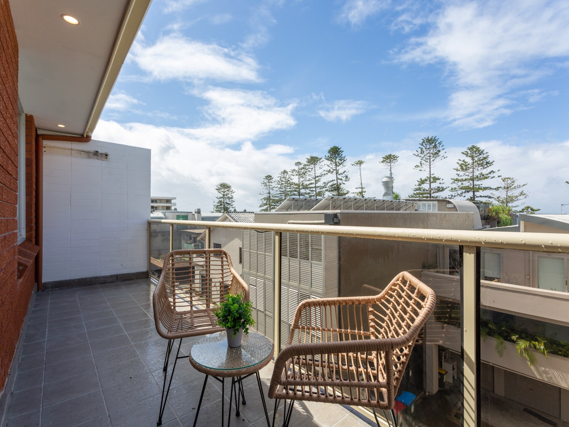 Trendy appartement aan Dee Why Beach met oceaanzicht en balkon - foto 13