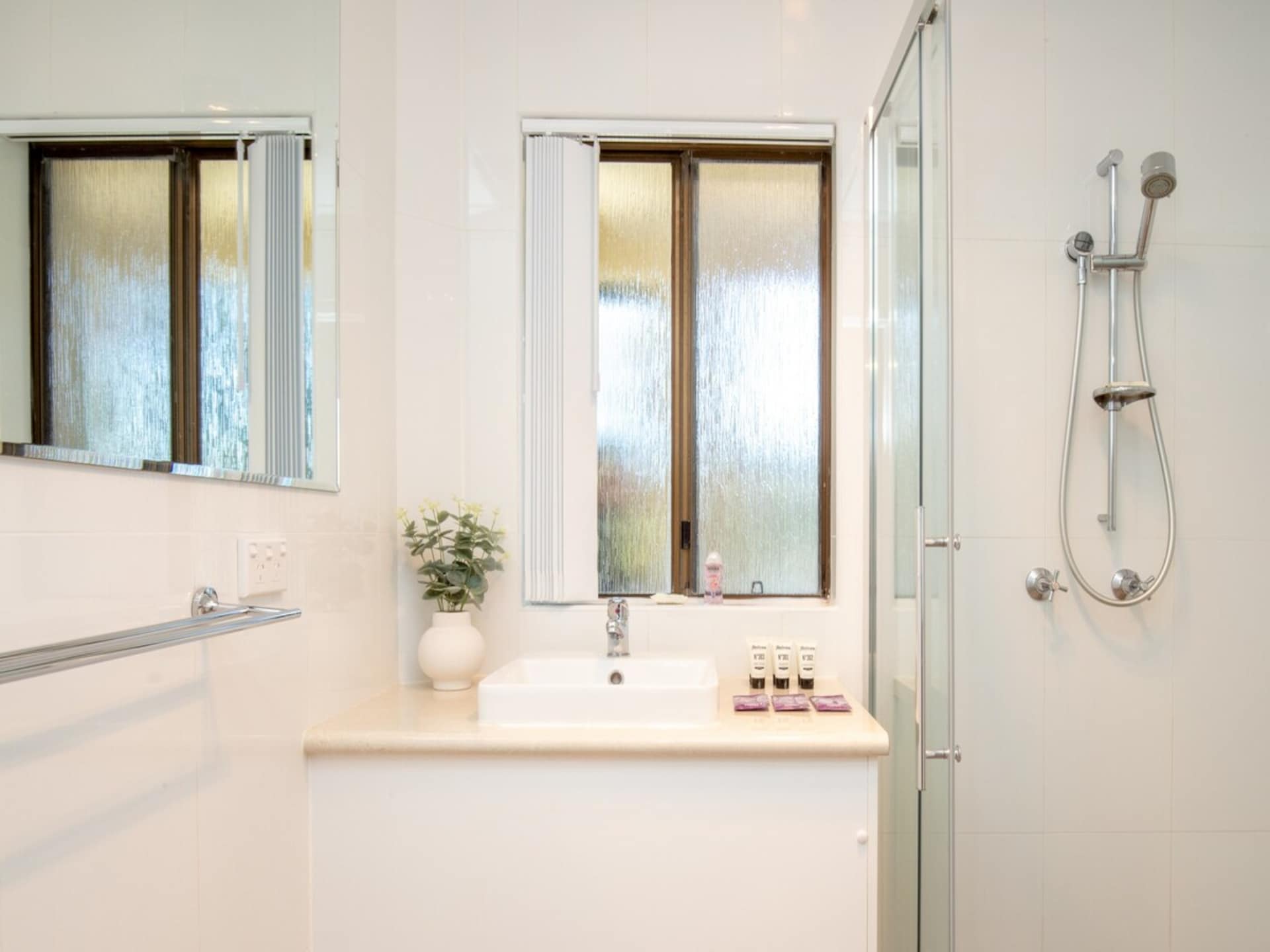 Luxe studio-appartement aan Caseys Beach in Batehaven - foto 9