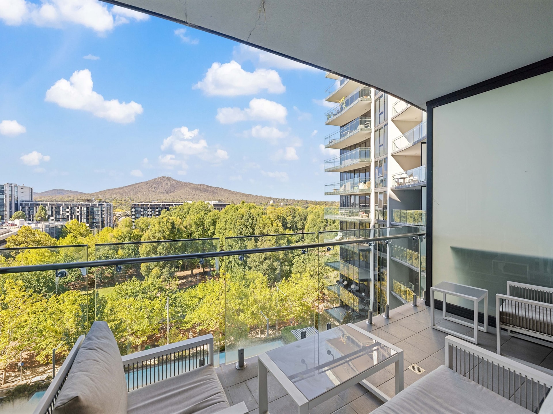 Modern appartement met uitzicht op Mount Ainslie in Canberra - foto 22