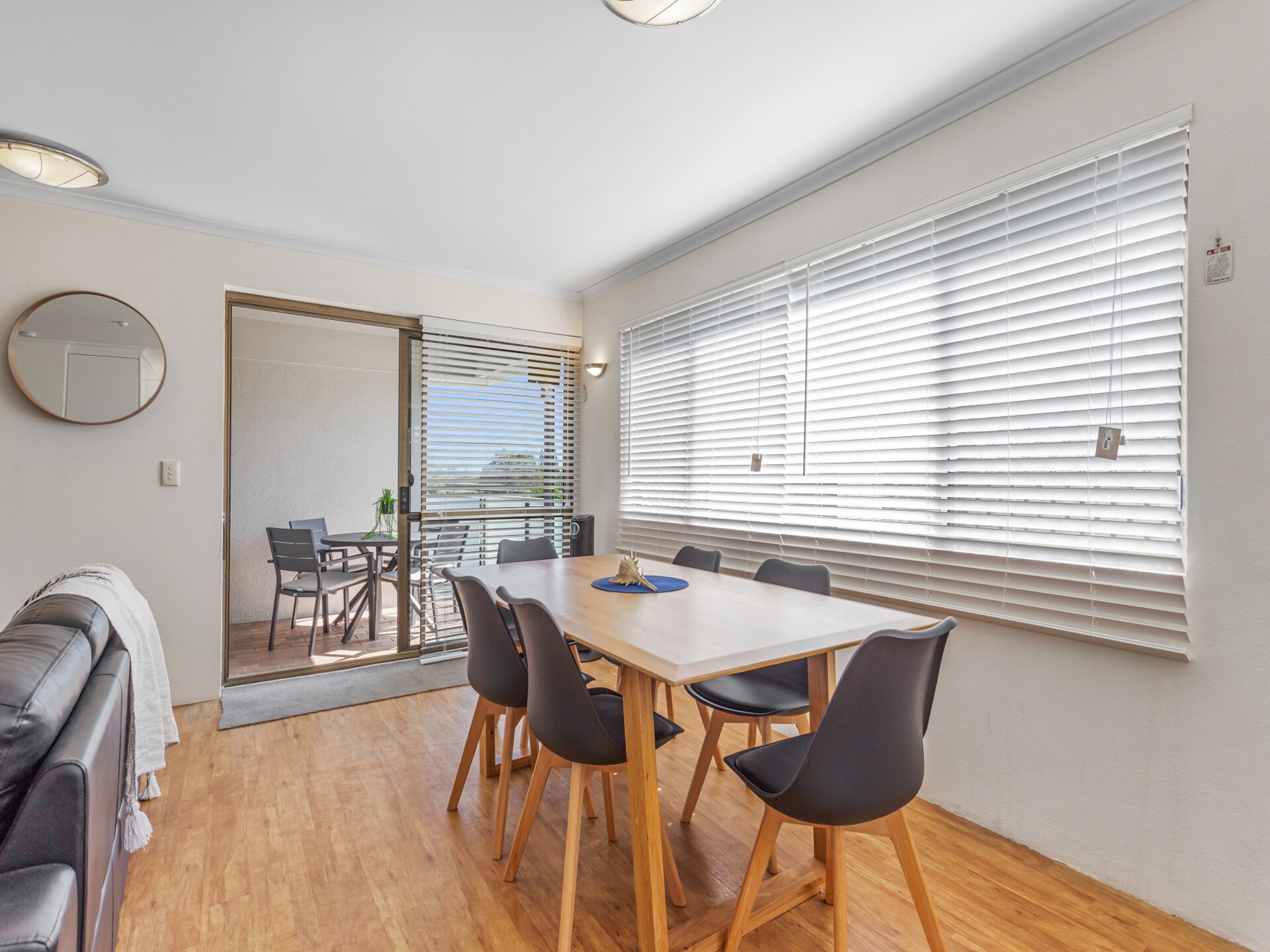 Licht appartement met 2 slaapkamers op loopafstand van het strand - foto 2