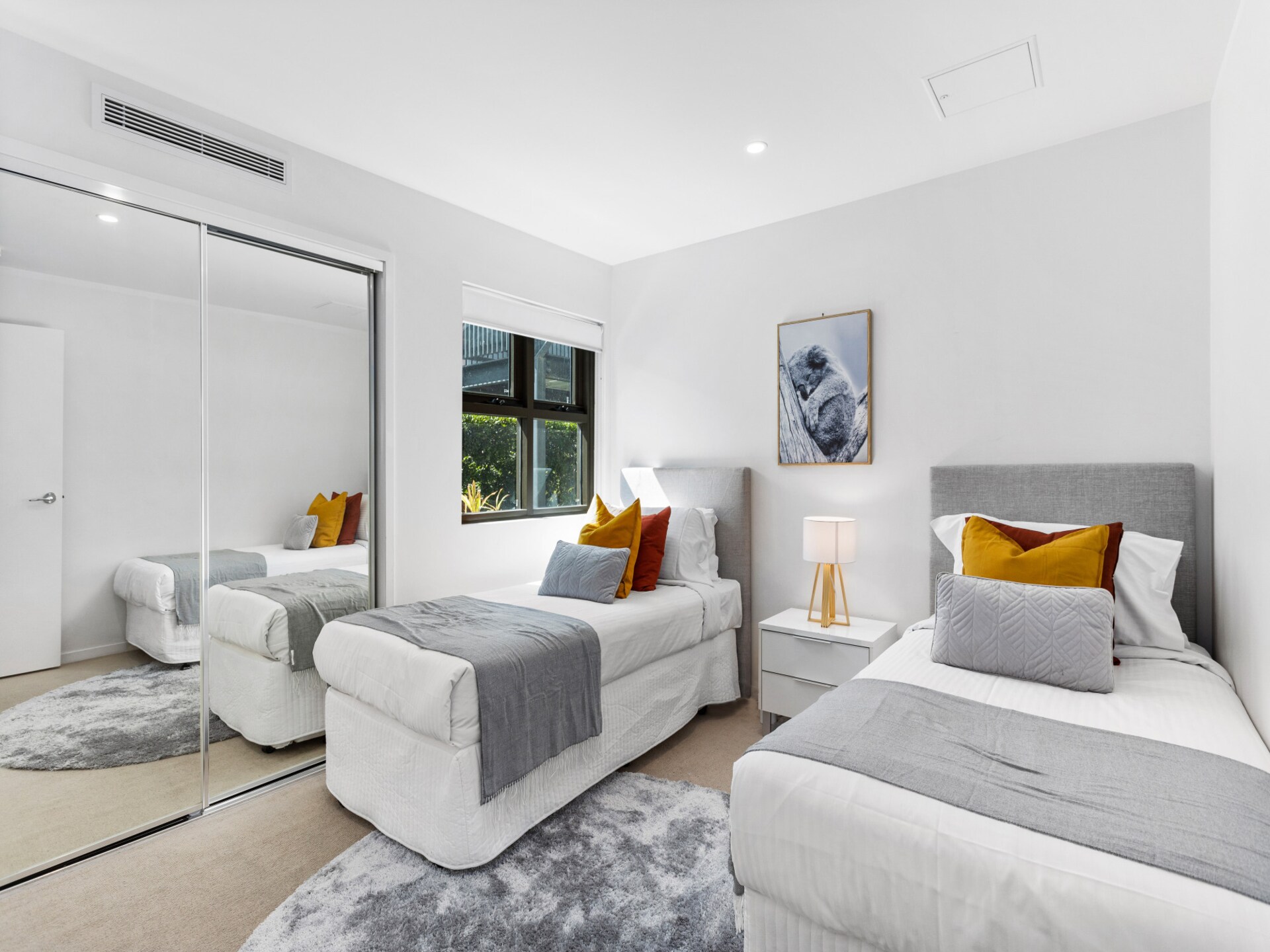 Ruim en modern appartement met 3 slaapkamers in Bulimba - foto 10
