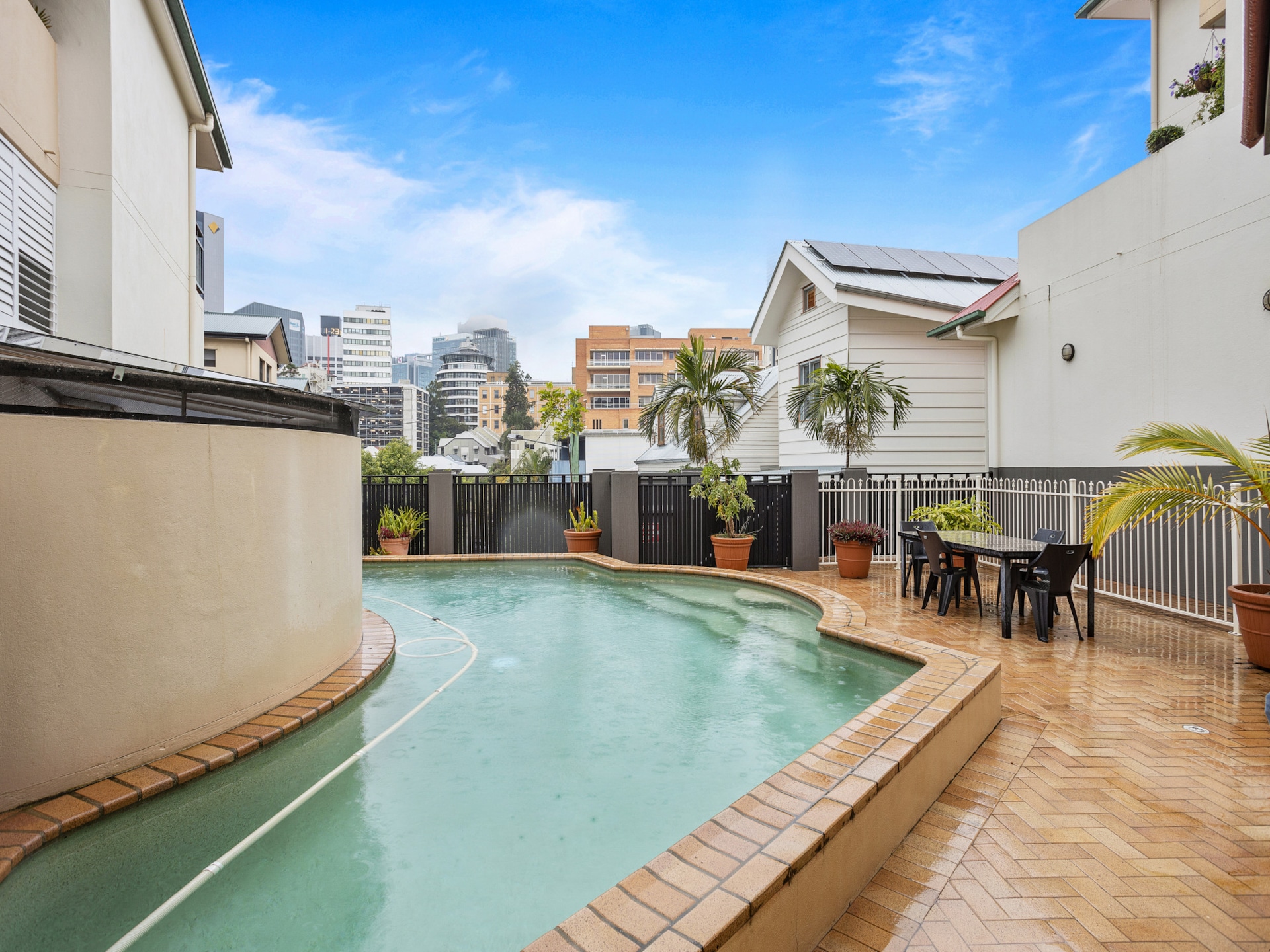 Stijlvol appartement met zwembad en beveiligde parking in Brisbane's Spring Hill - foto 5