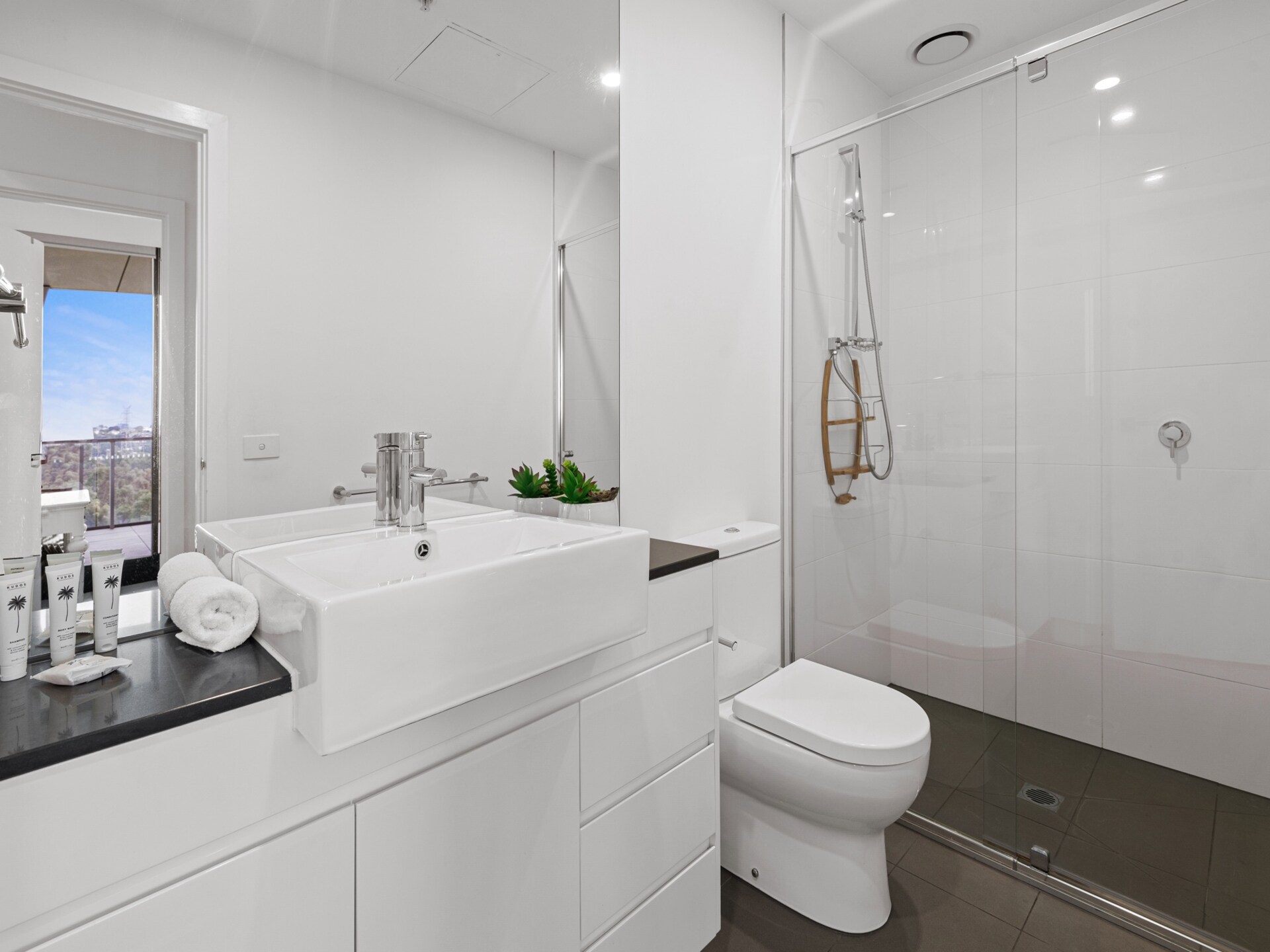 Stijlvol appartement met uitzicht op wetlands en golfbaan in Maribyrnong - foto 9