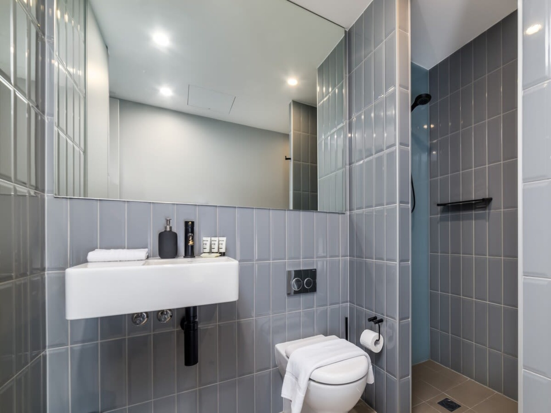 Chic appartement aan het water met uitzicht op Lake Burley Griffin - foto 10