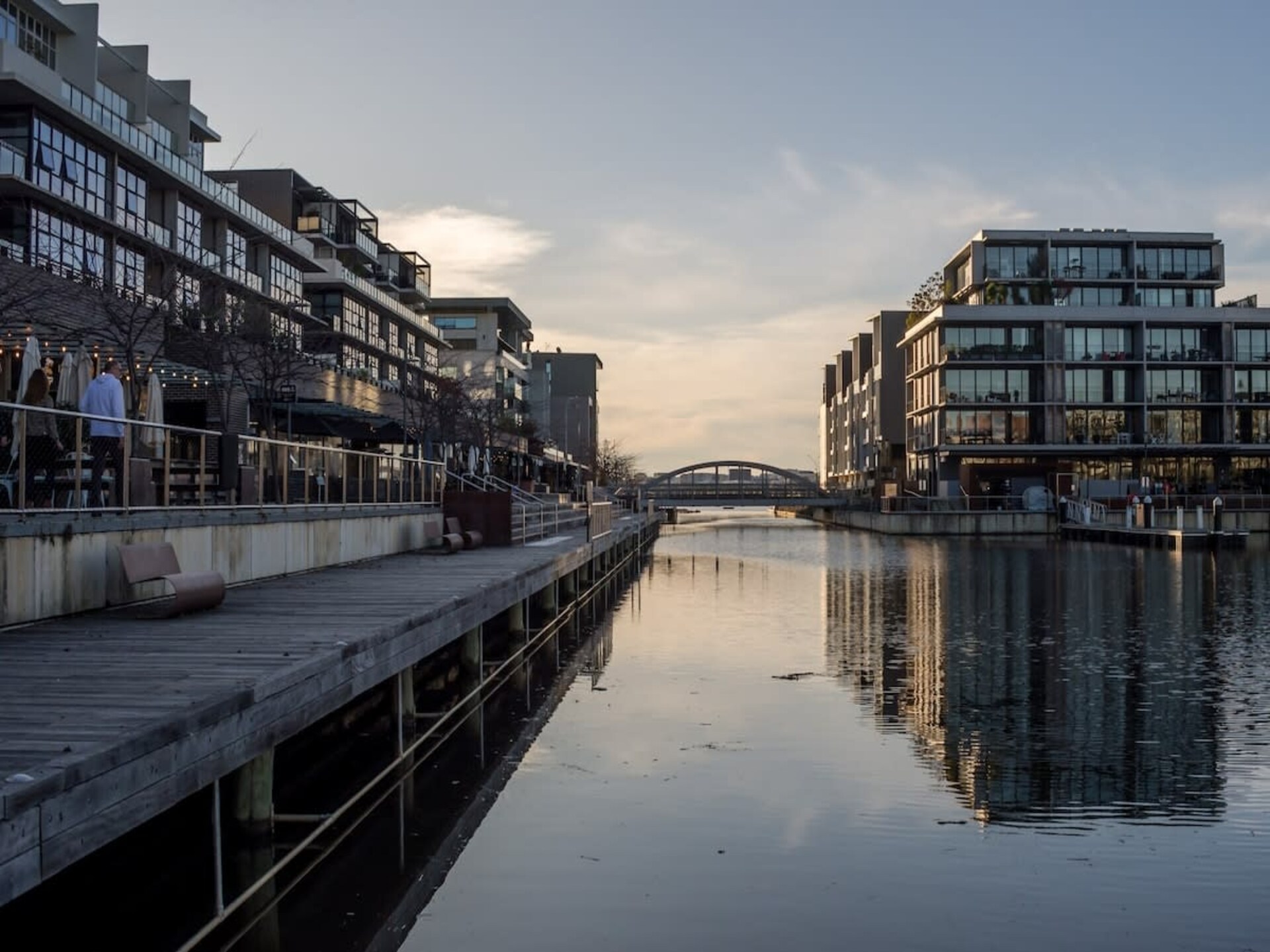 Chic appartement aan het water met uitzicht op Lake Burley Griffin - foto 12