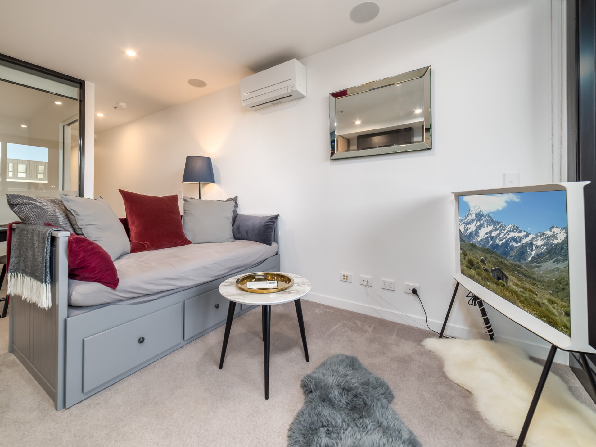 Stijlvol Appartement met Zwembad & Sauna in Bruisend Braddon - foto 7