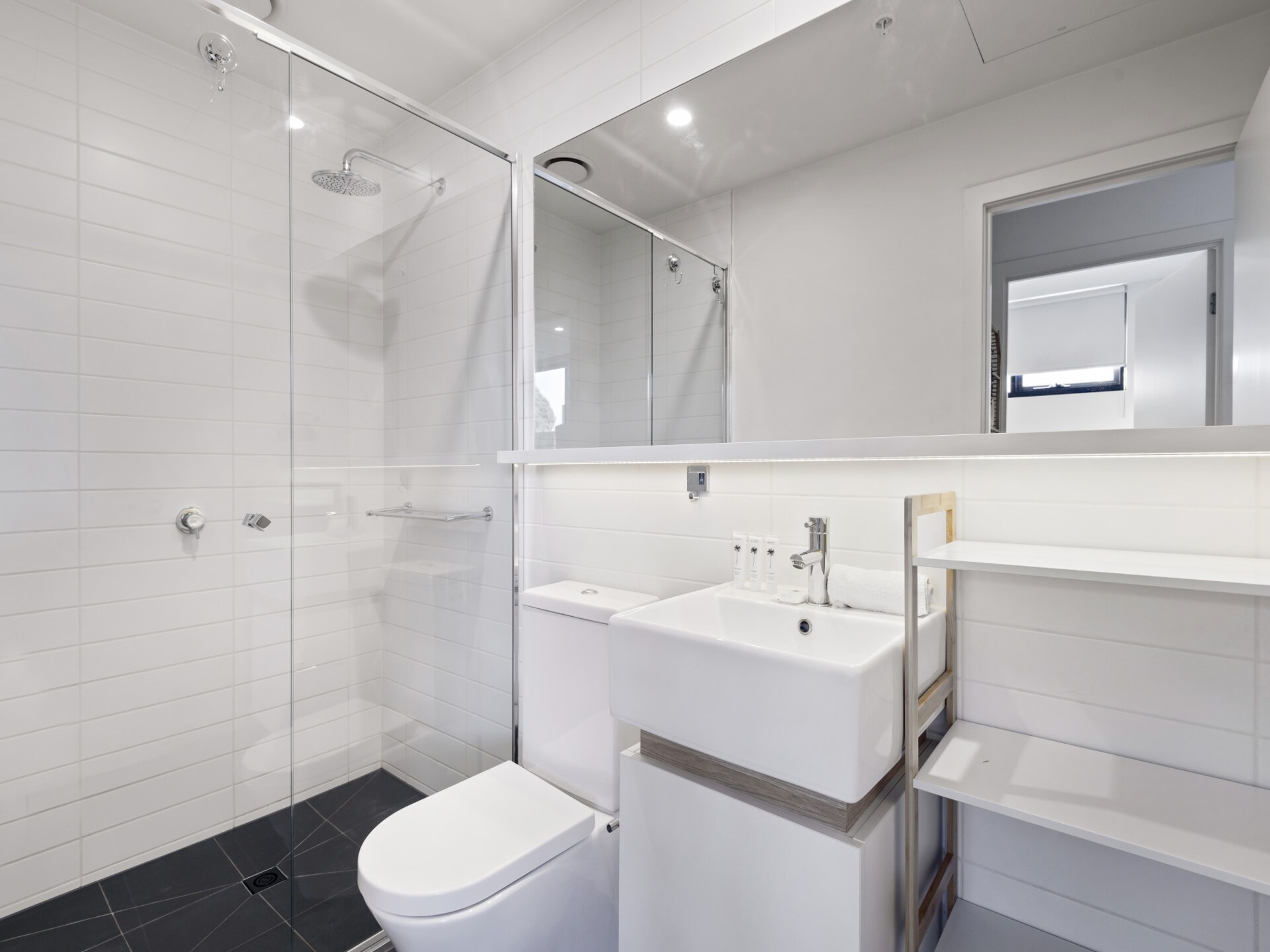 Chic appartement met balkon tegenover Melbourne Showgrounds - foto 11
