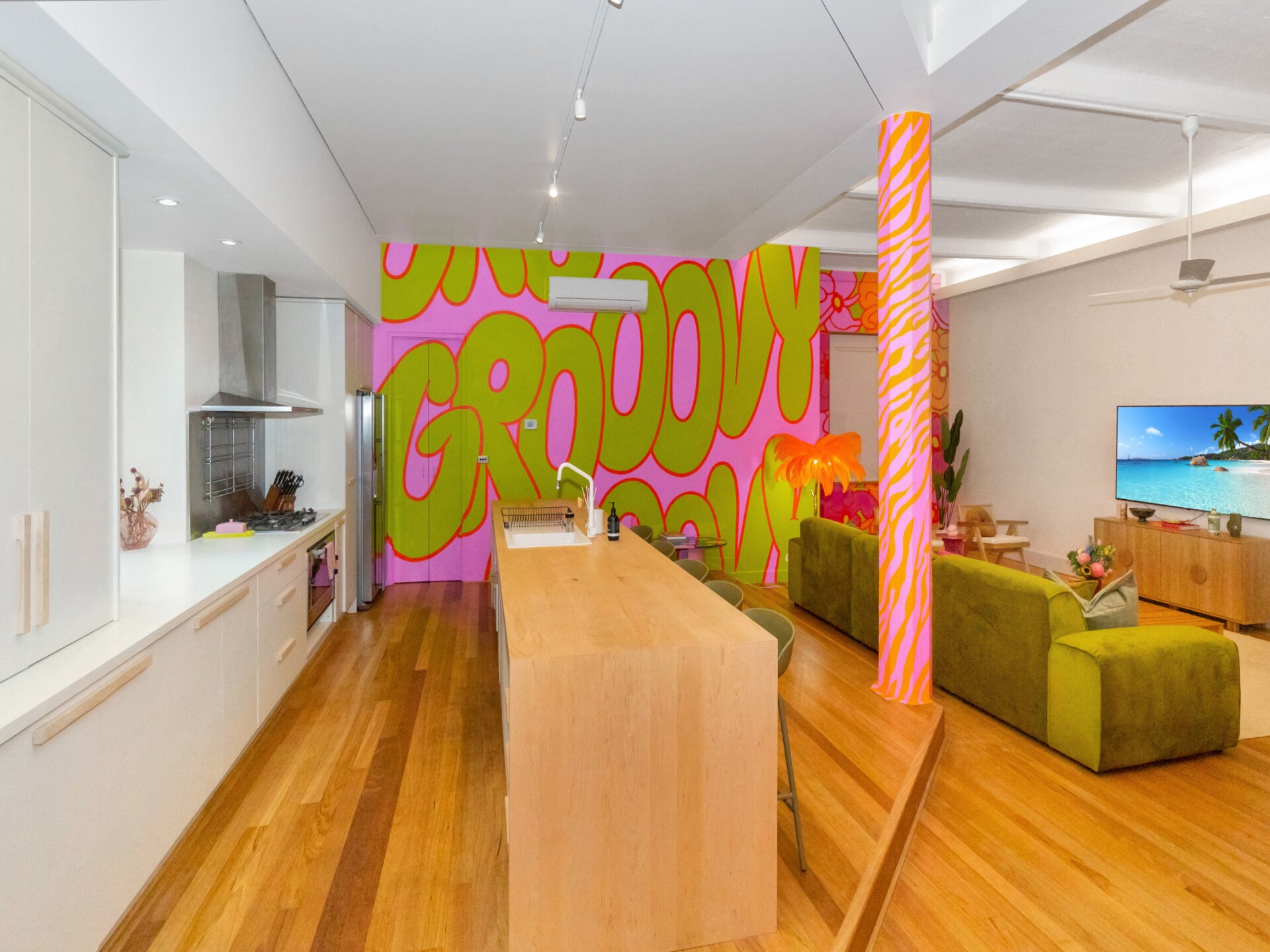 Funk & Kleurrijk Jaren 70 Appartement in Hartje Melbourne - foto 7