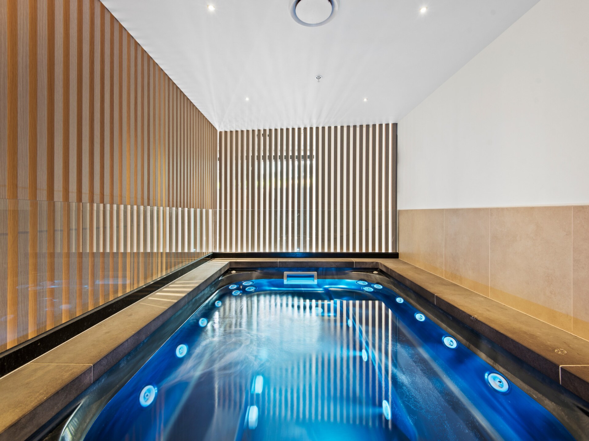Luxe appartement in Cremorne met stadszicht, gym en spa - foto 15