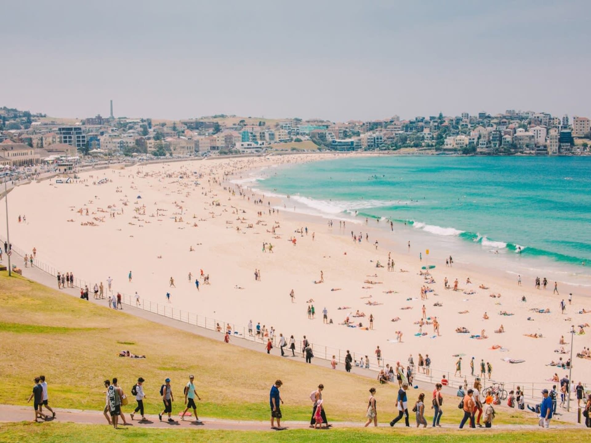 Stijlvol appartement tegenover het iconische Bondi Beach - foto 2