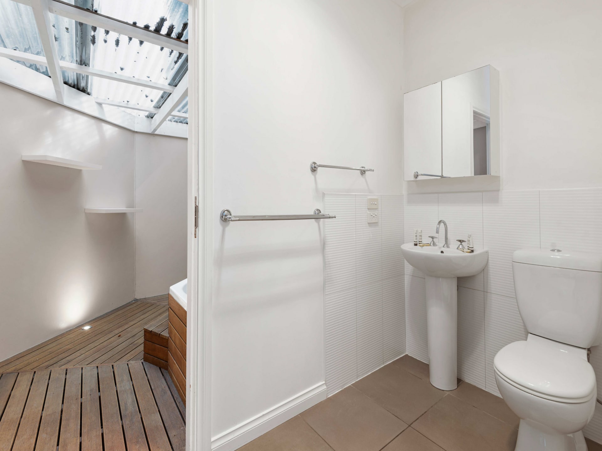 Modern appartement in Rosebud met jacuzzi en tuin - foto 11