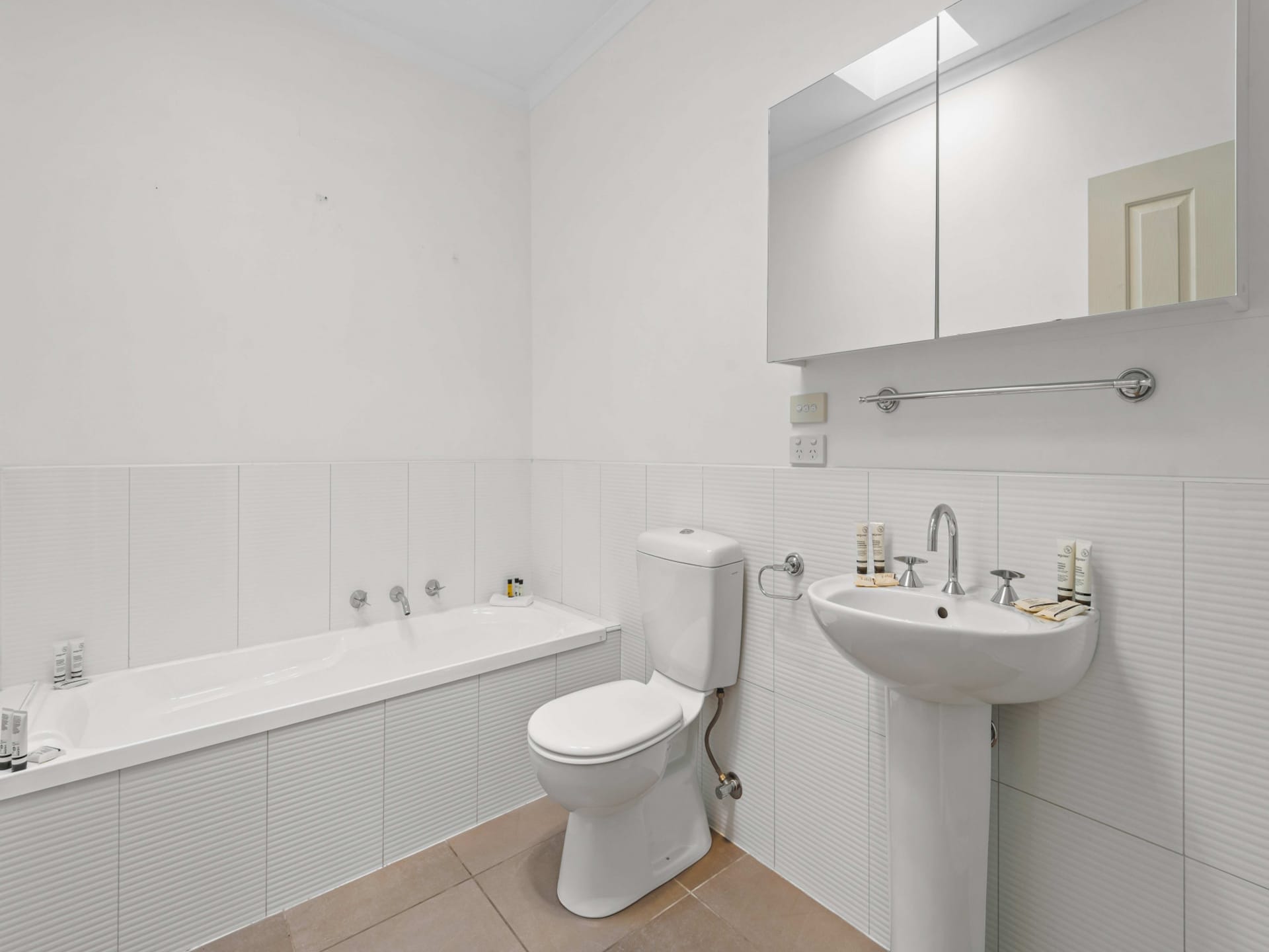 Modern appartement in Rosebud met jacuzzi en tuin - foto 12