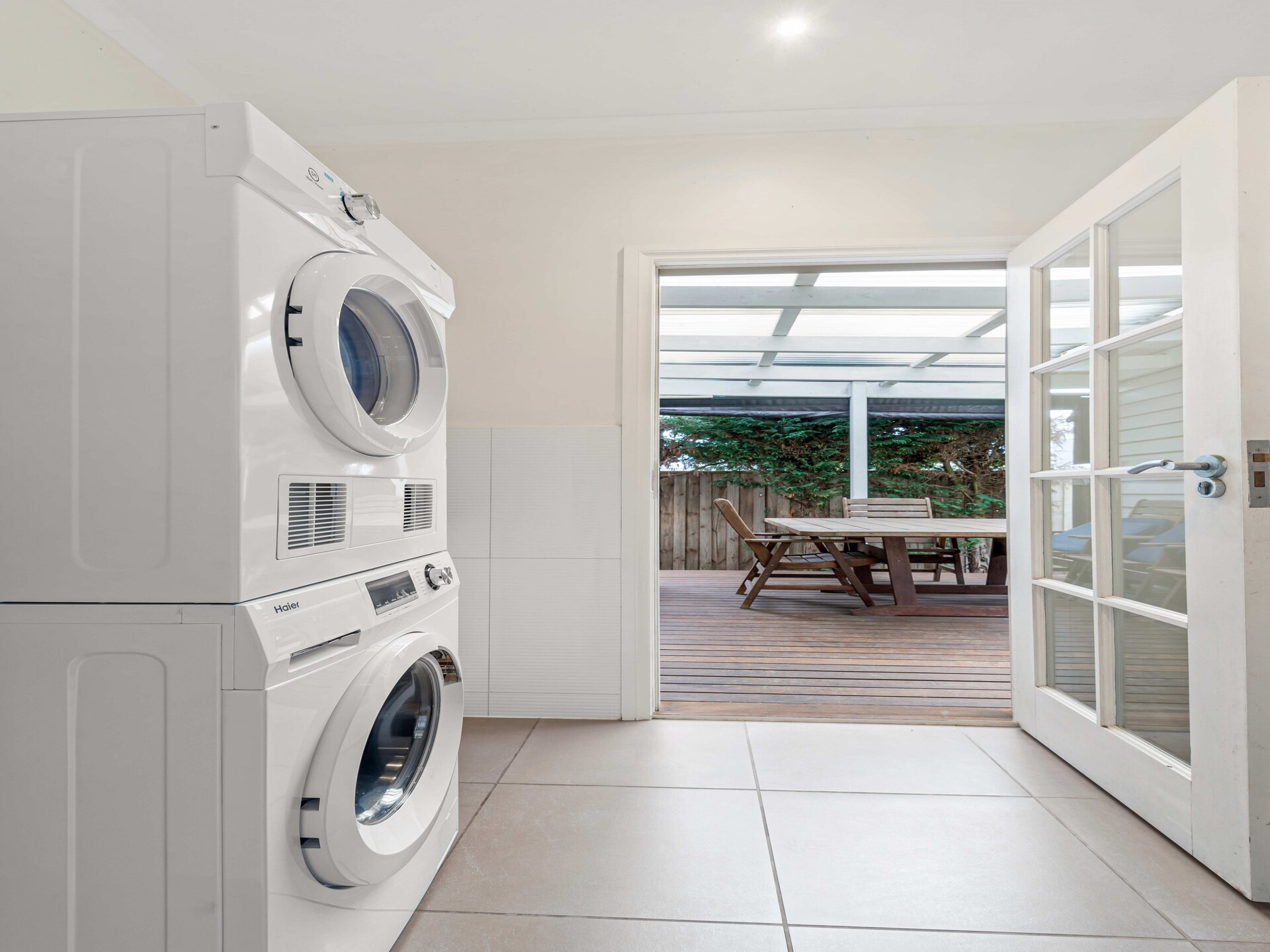 Modern appartement in Rosebud met jacuzzi en tuin - foto 13