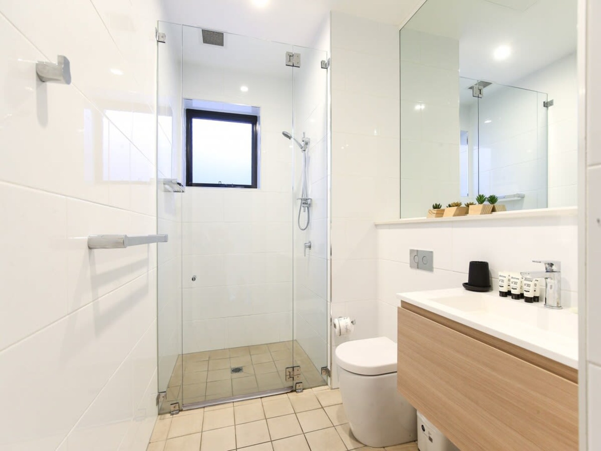 Modern appartement in North Batemans Bay met rivieruitzicht - foto 9