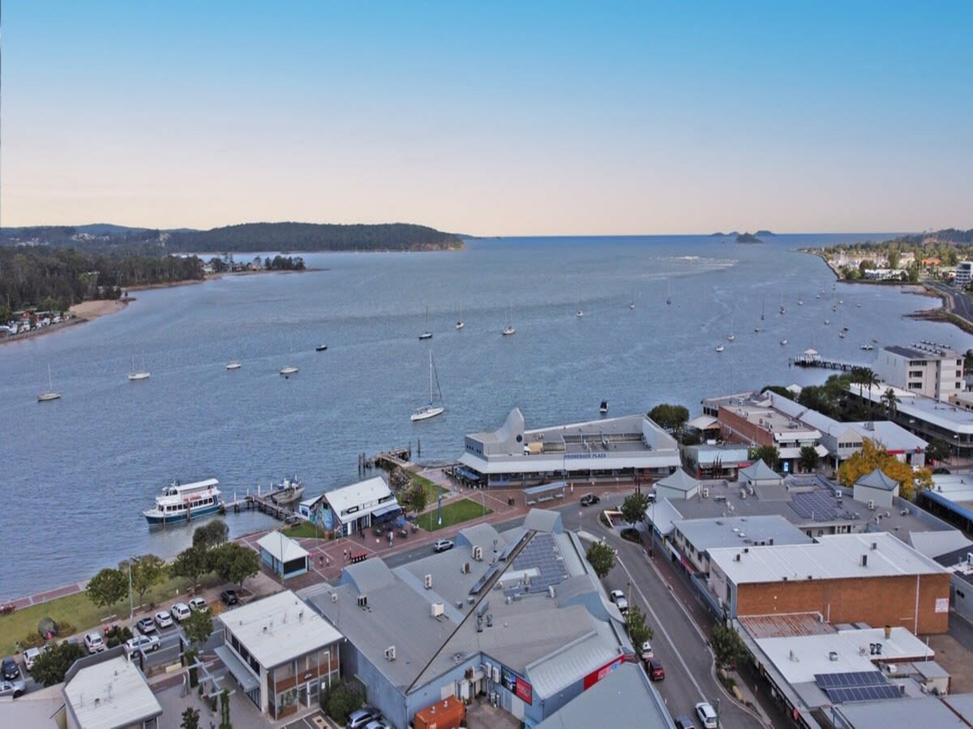 Modern appartement in North Batemans Bay met rivieruitzicht - foto 11