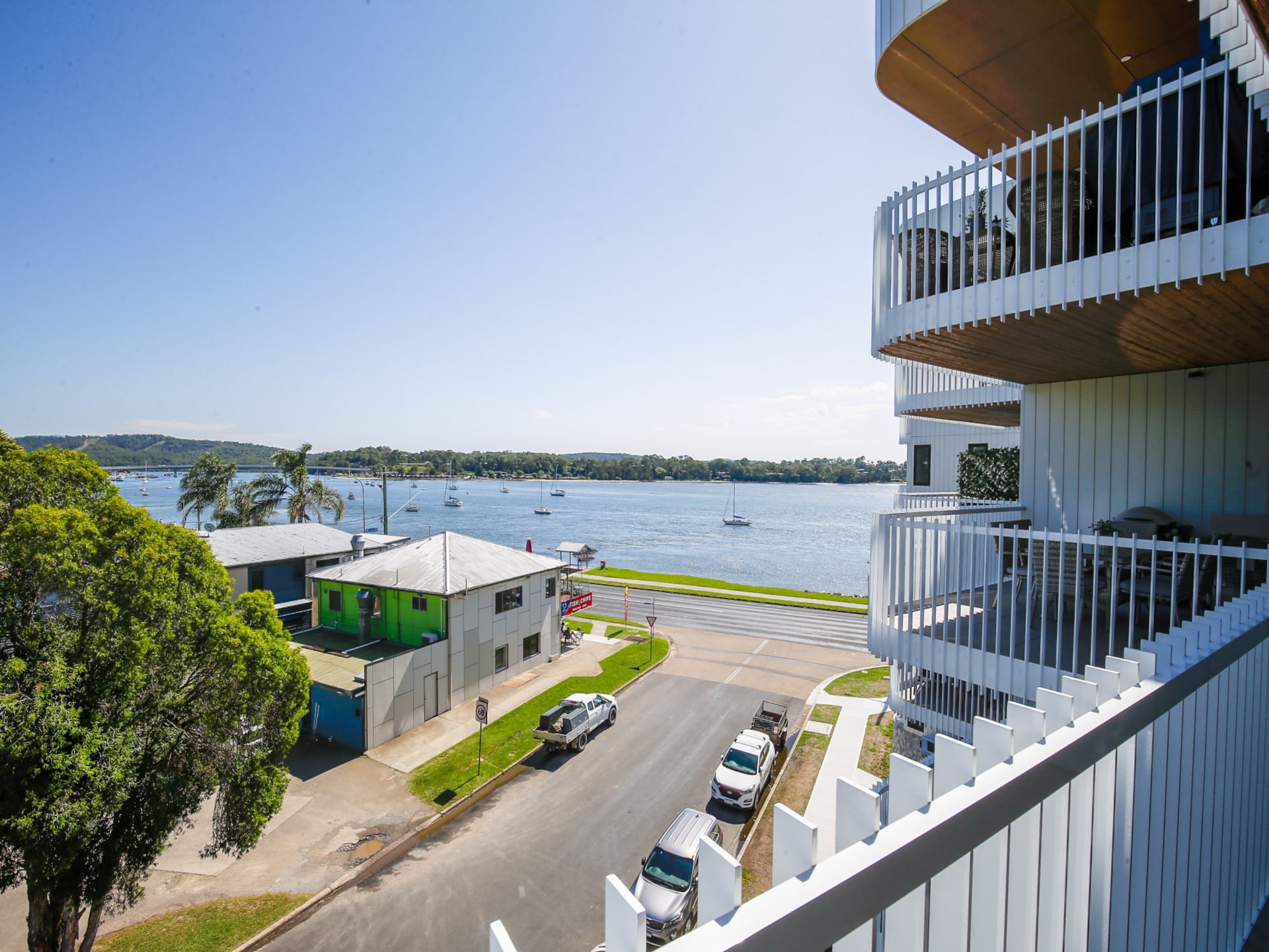 Luxe appartement in Batemans Bay met balkon aan het water - foto 4