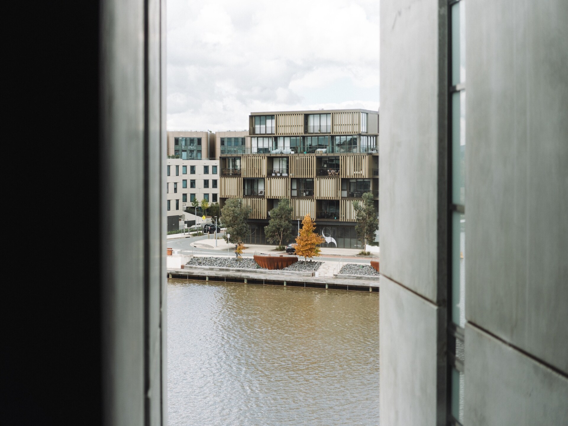 Modern appartement met waterzicht in Kingston - foto 16