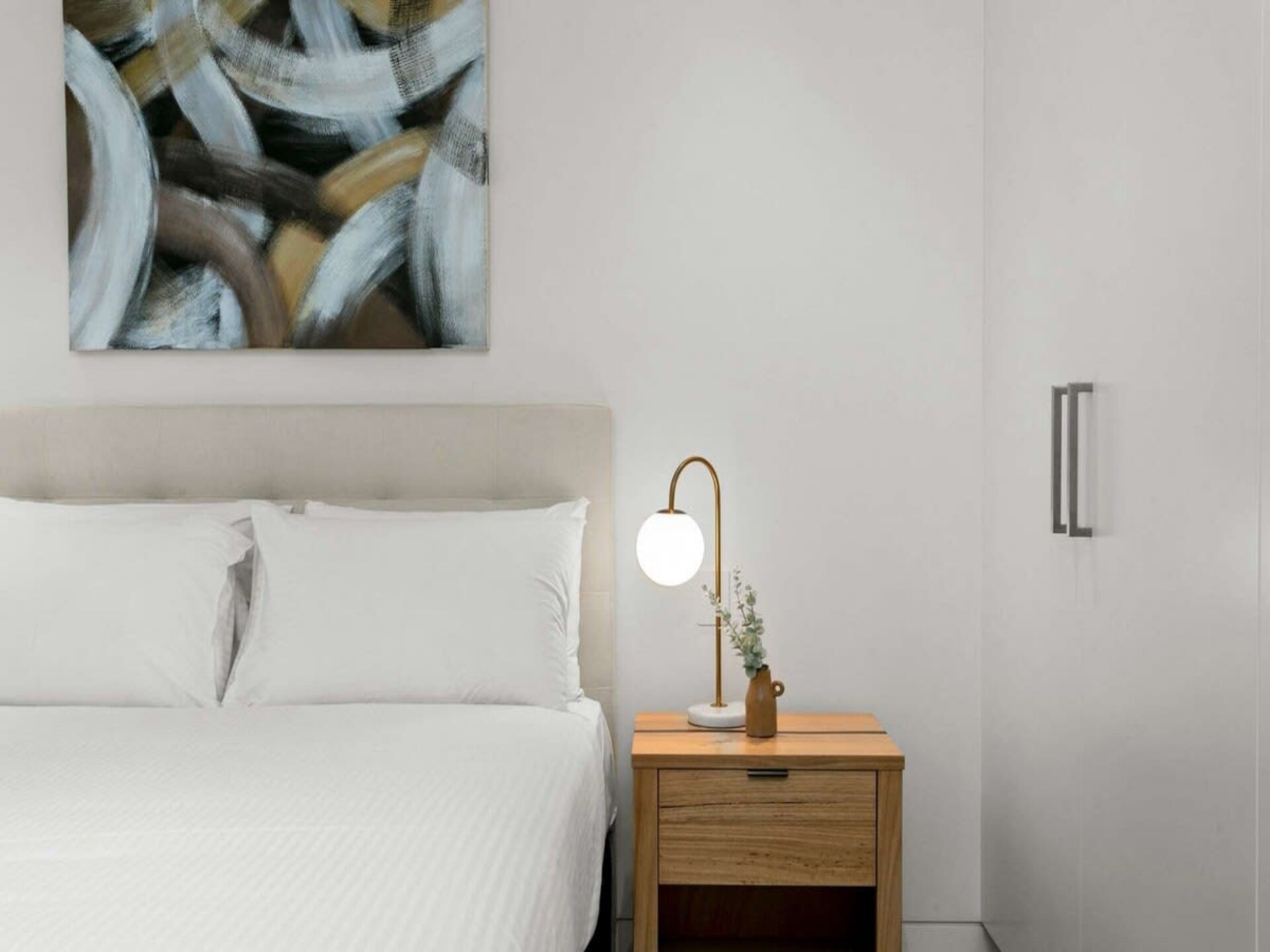 Luxe architectenwoning met zonnige patio op loopafstand van Queenscliff Beach - foto 14