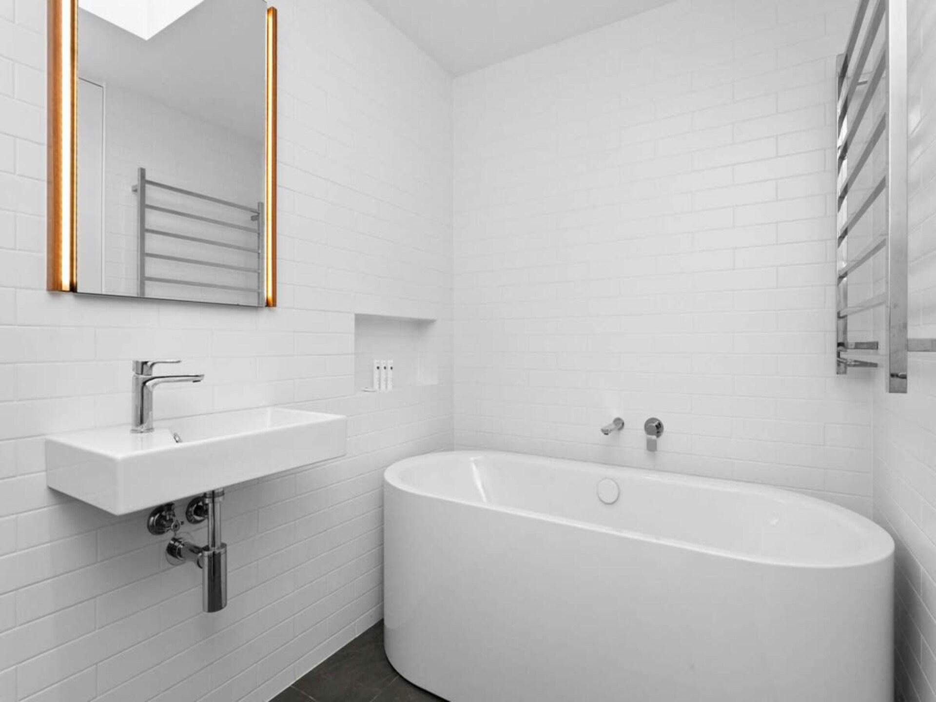 Luxe architectenwoning met zonnige patio op loopafstand van Queenscliff Beach - foto 19