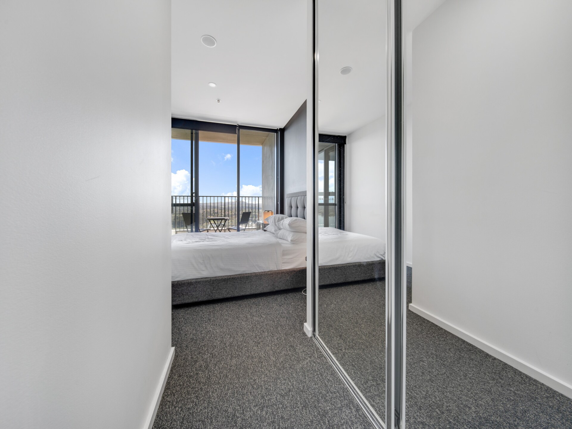 Modern appartement in Belconnen met uitzicht op Lake Ginninderra - foto 14
