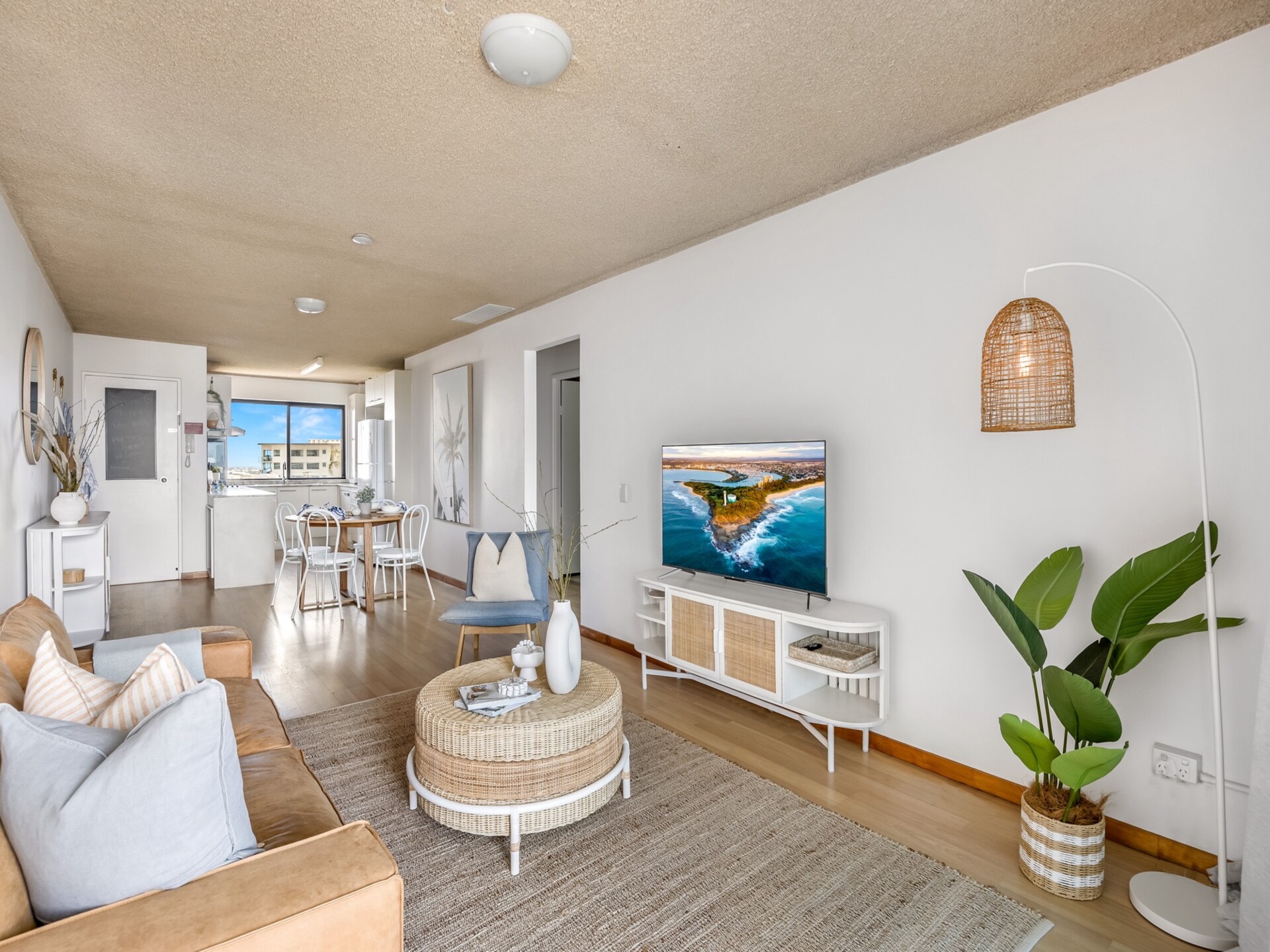 Licht appartement in Alexandra Headland met uitzicht op de oceaan - foto 8