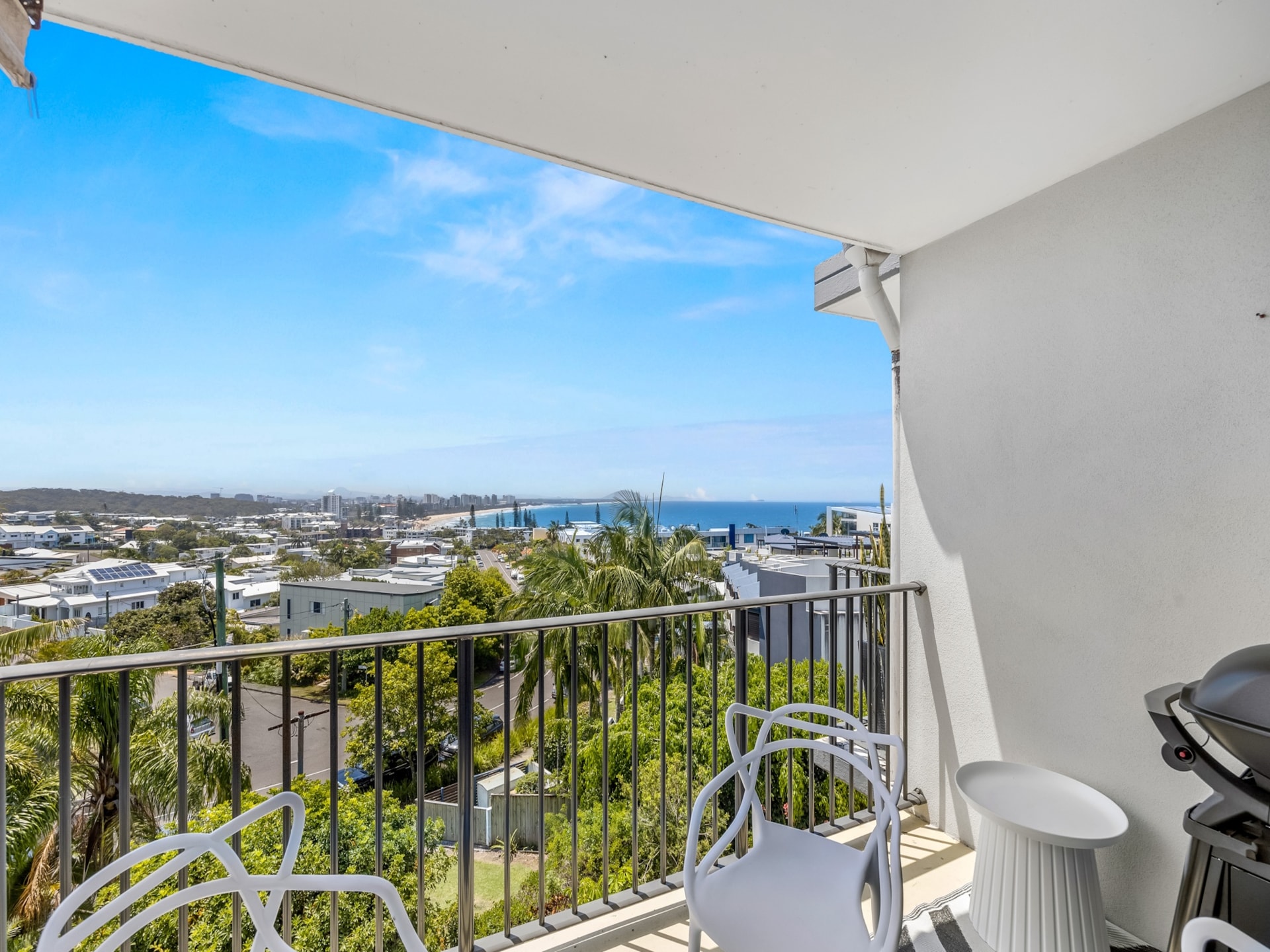 Licht appartement in Alexandra Headland met uitzicht op de oceaan - foto 14