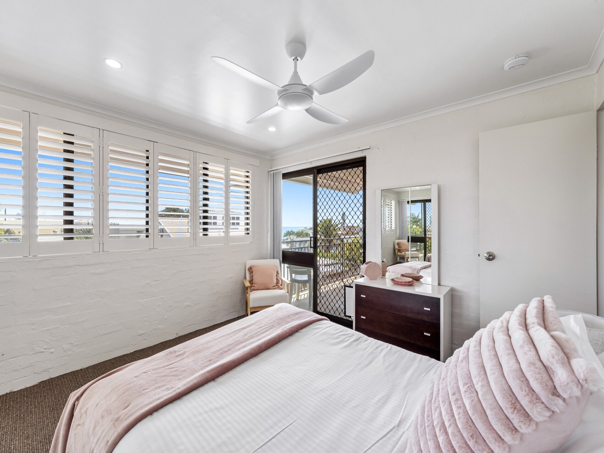 Licht appartement met oceaanzicht in Alexandra Headland - foto 5